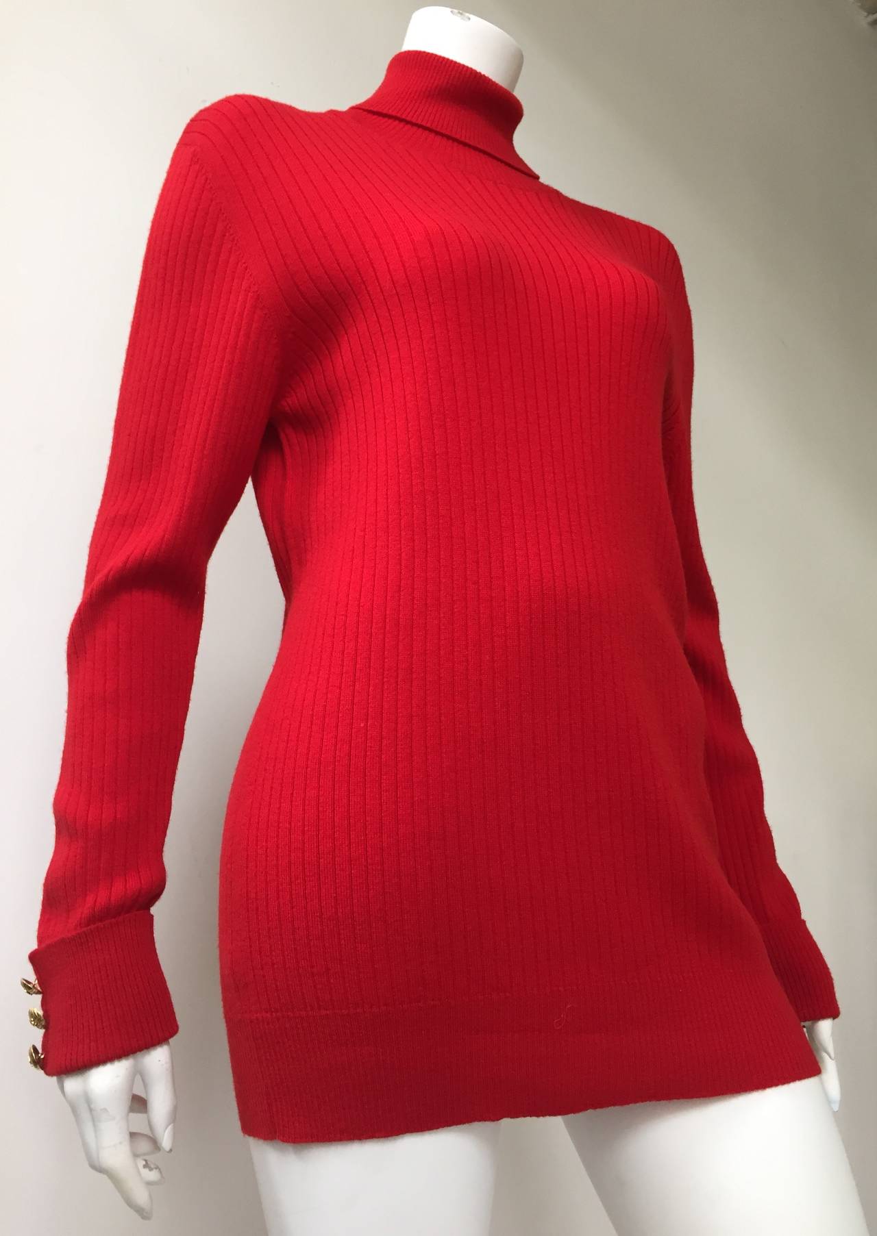 Chanel 80s Red Wool Knit Sweater Size 6. In Good Condition In Atlanta, GA