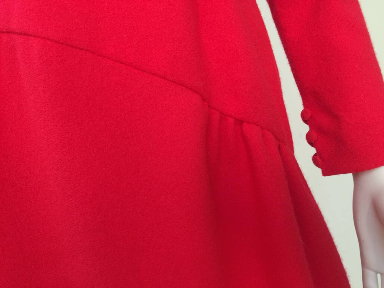 Bill Blass 1970s Red Wool Dress Size 10 / 12. For Sale 2
