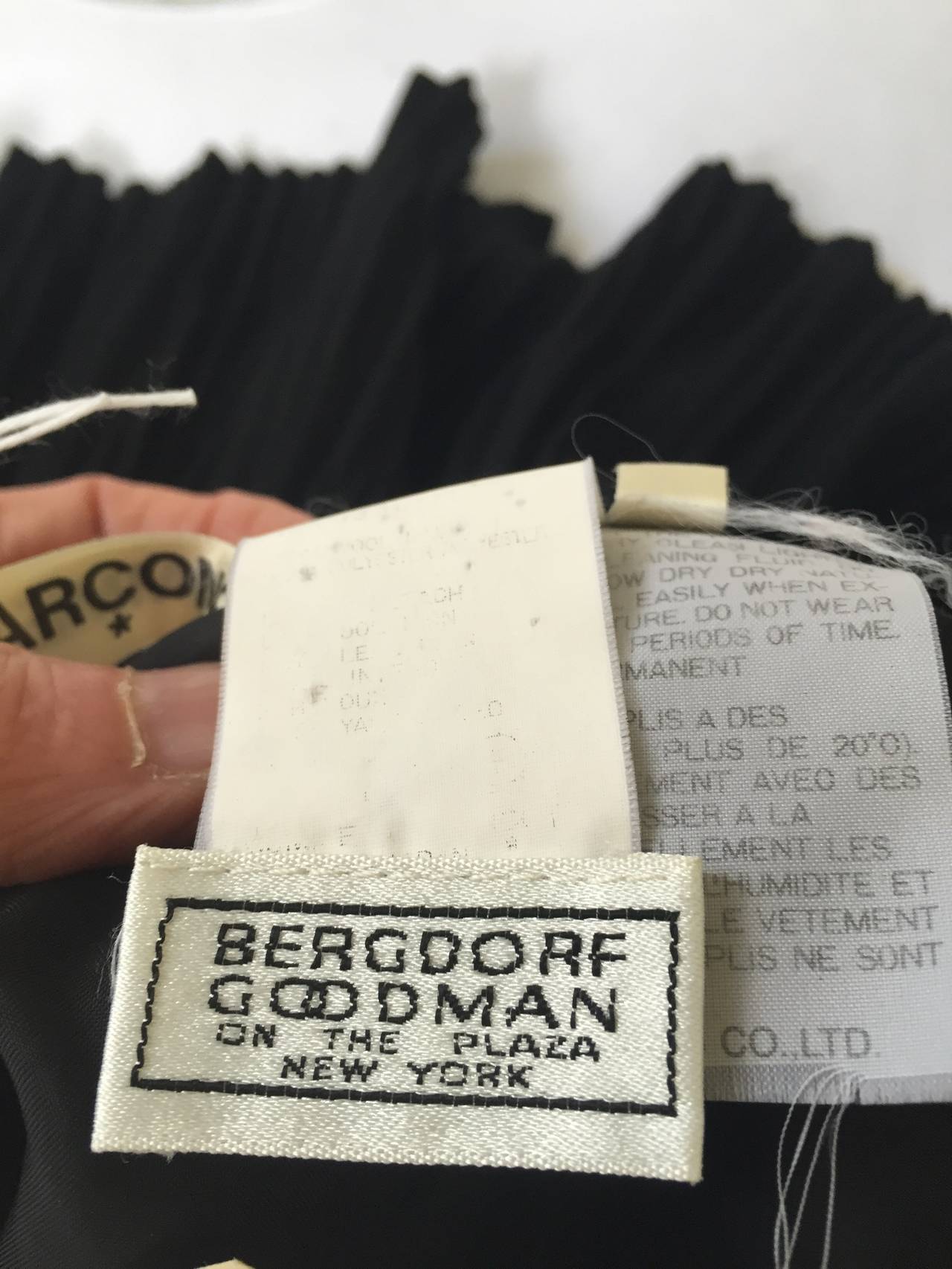 Comme des Garcons by Rei Kawakubo for Bergdorf Goodman skirt size medium. For Sale 4