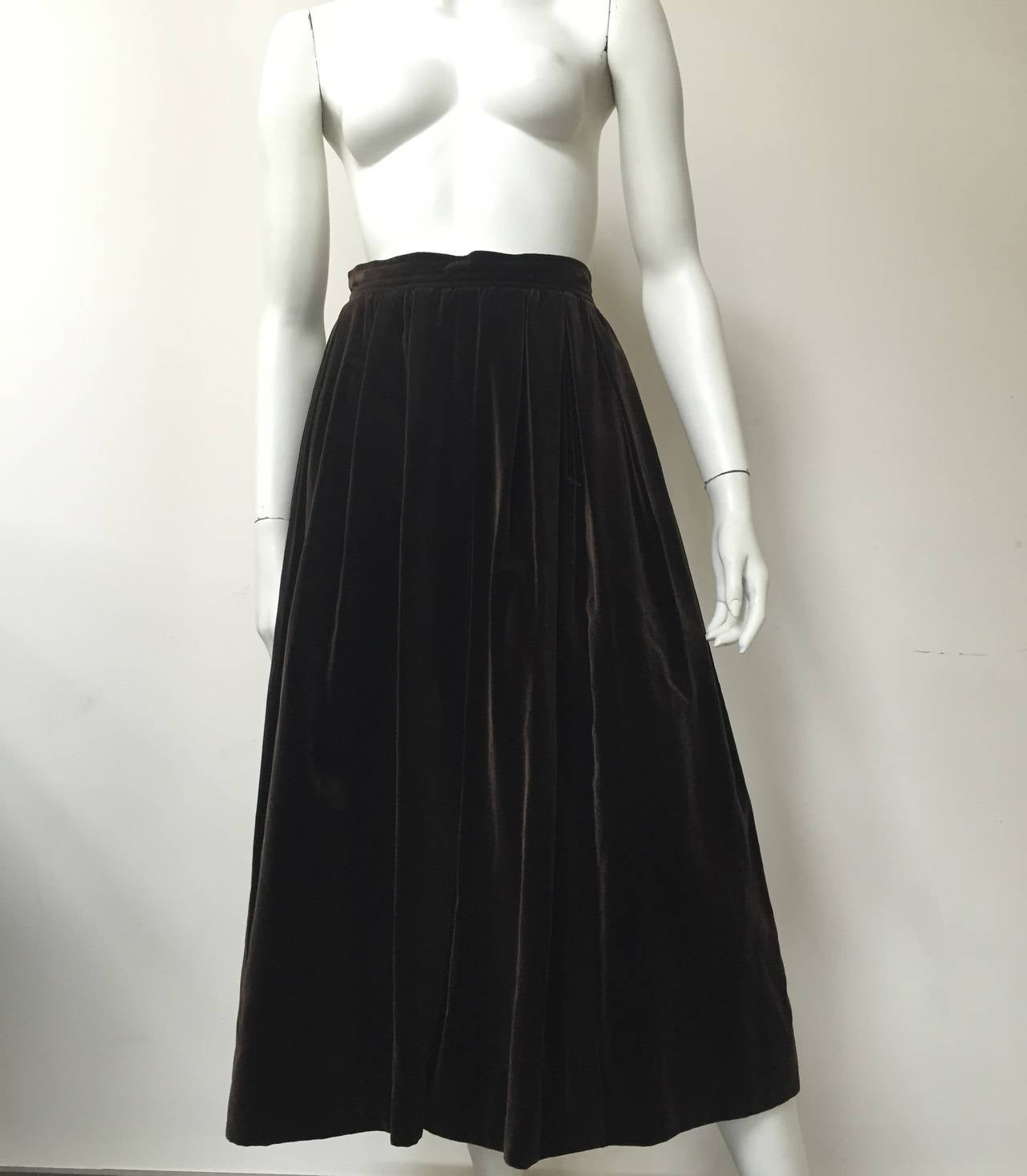 Saint Laurent Rive Gauche 70s velvet skirt with pockets size 6. 6