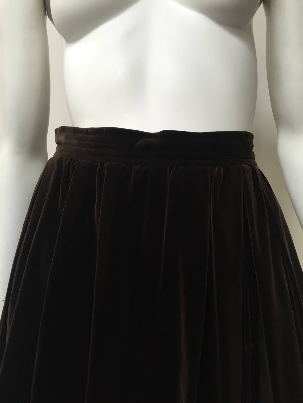 Women's Saint Laurent Rive Gauche 70s velvet skirt with pockets size 6.
