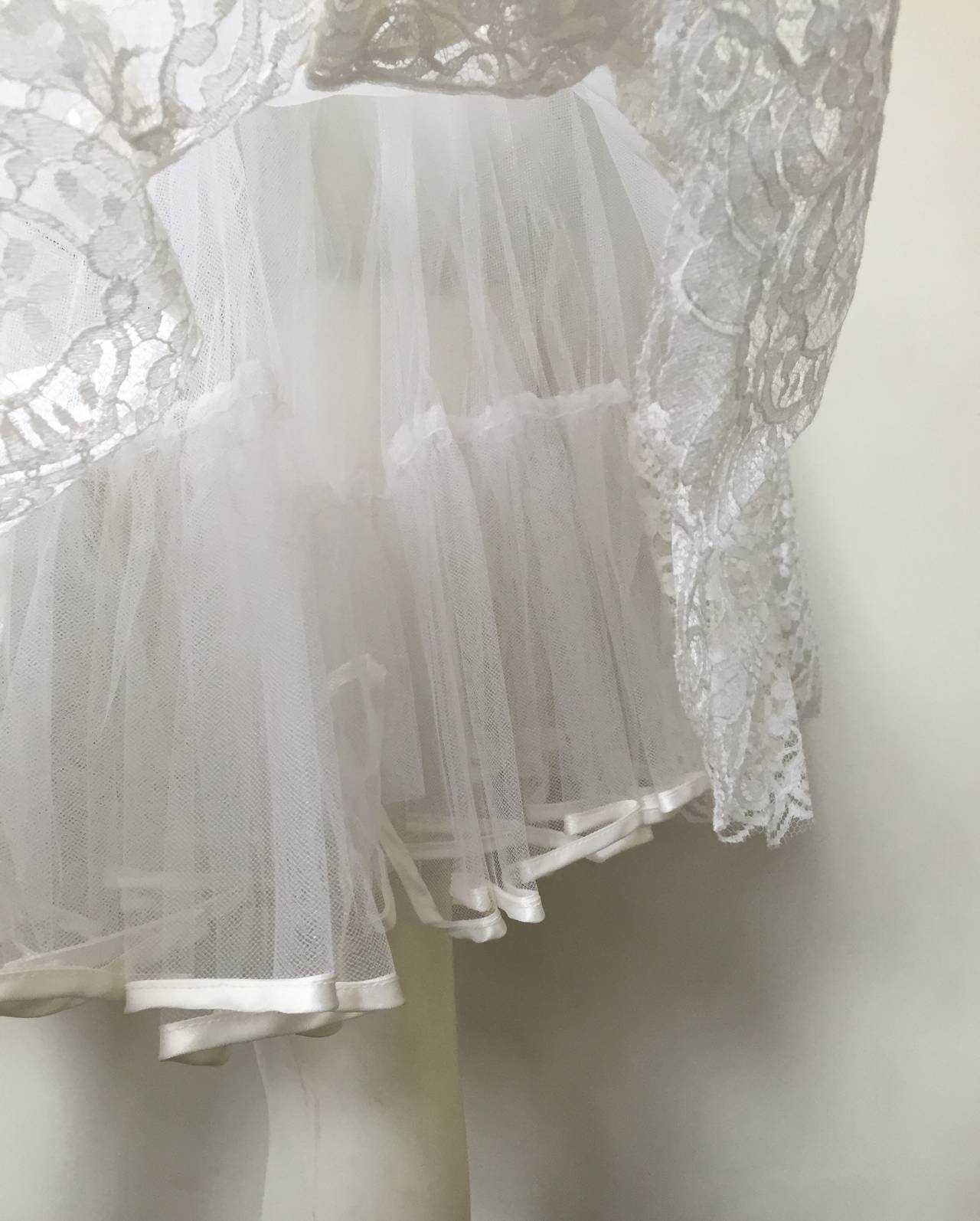 Emanuel Ungaro Parallele Paris Petticoat Size 4. In Good Condition For Sale In Atlanta, GA
