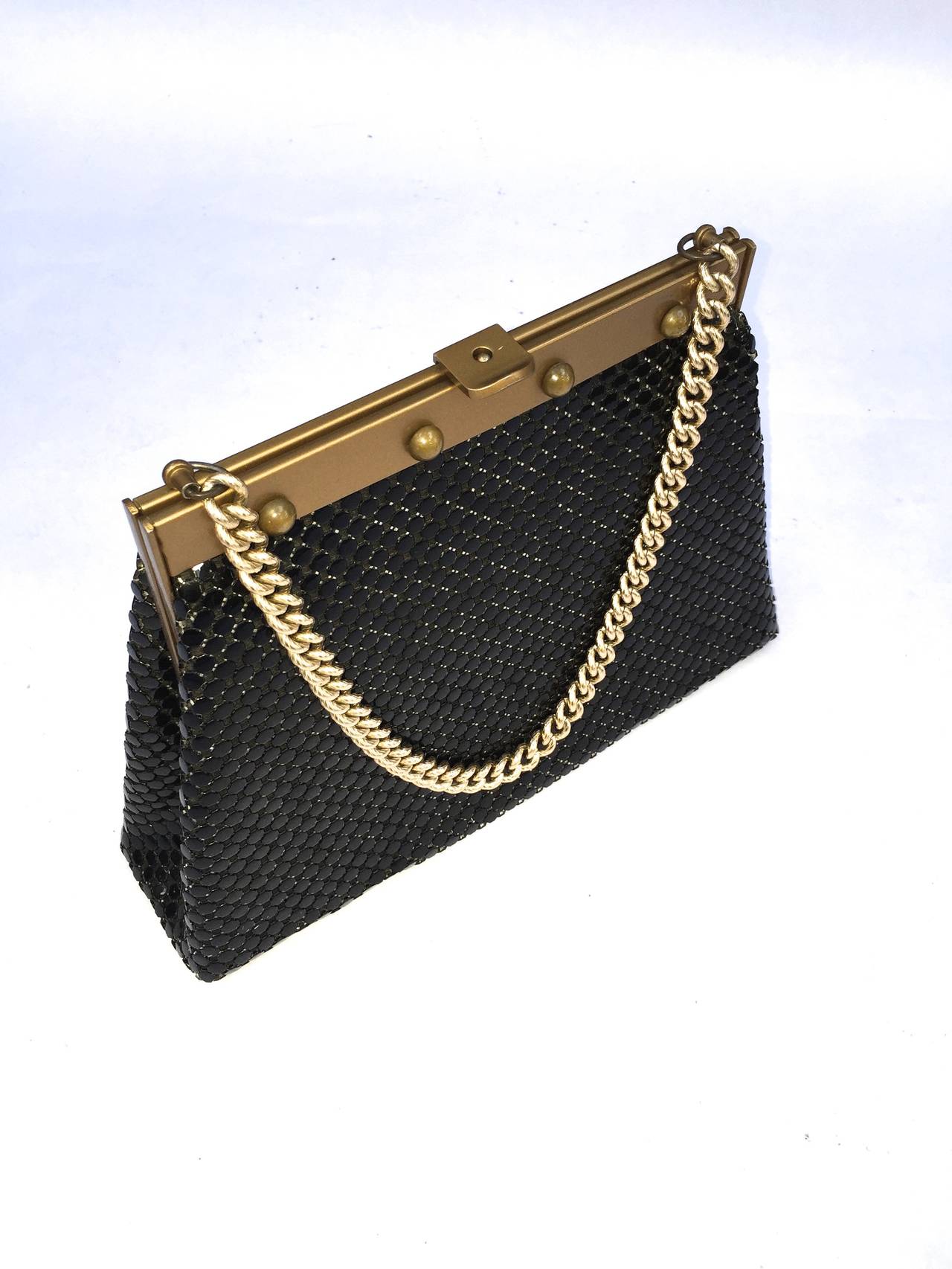 Women's Whiting & Davis 70s black A-line mesh handbag. For Sale