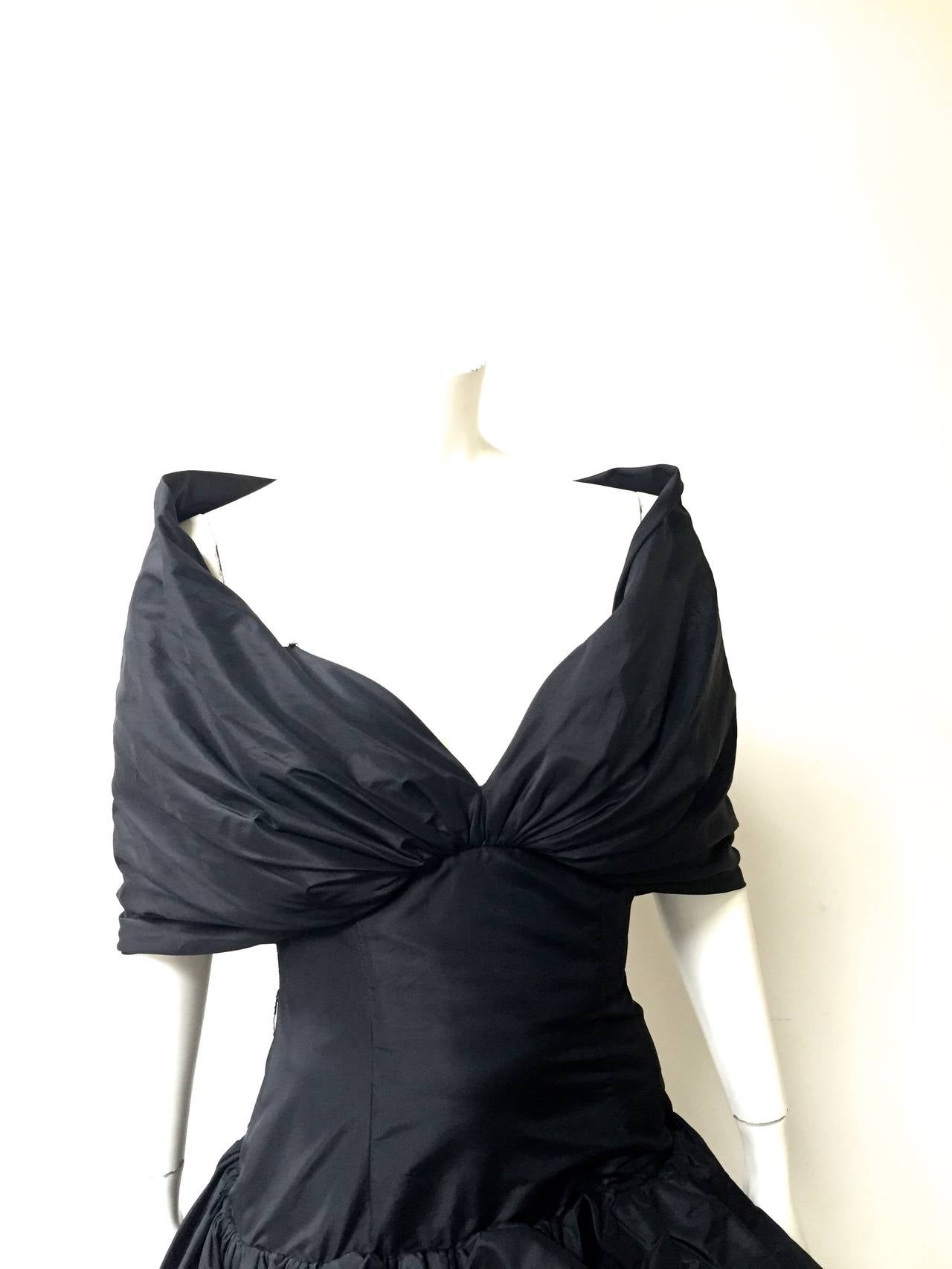 Black Bill Blass 1980s Strapless Evening Dress Size 6. For Sale