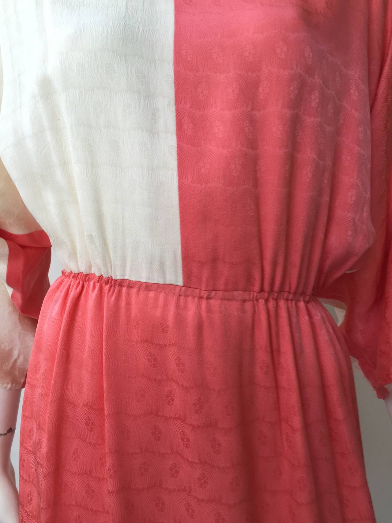 Mr. Blackwell 1950s Silk Dress Dolman Sleeves Size 8. In Good Condition For Sale In Atlanta, GA