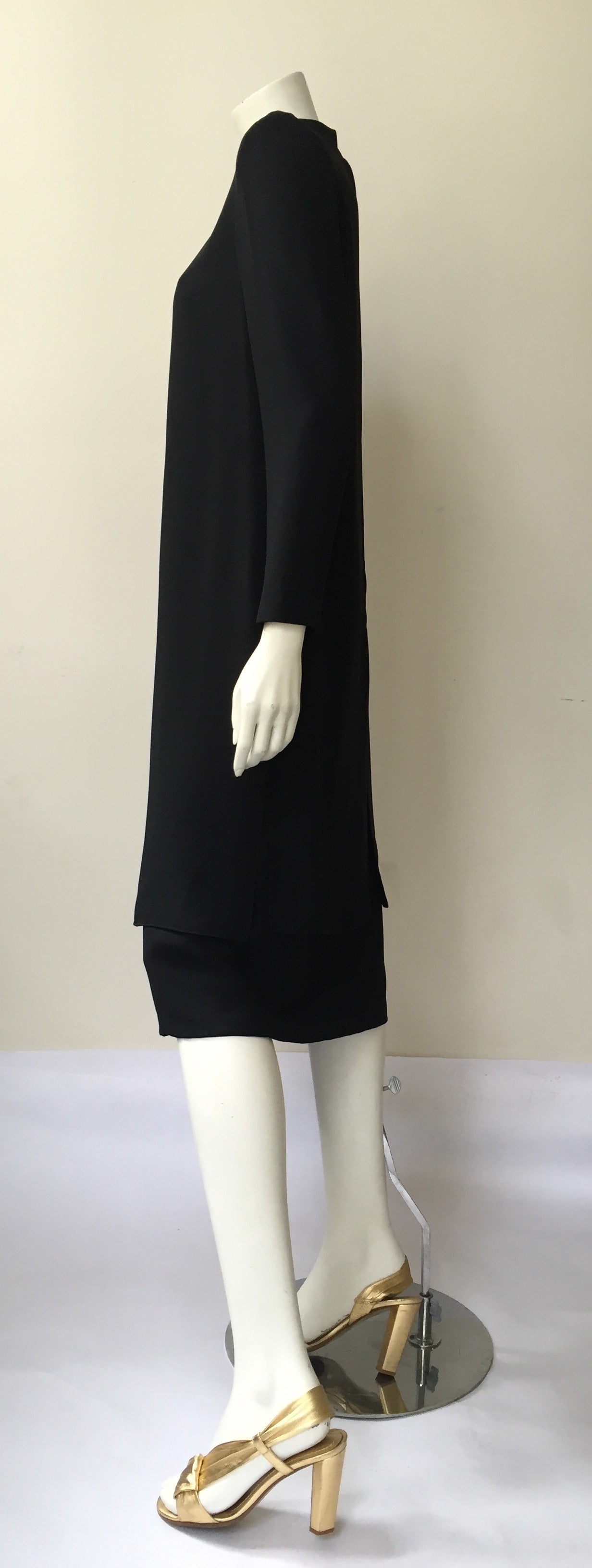 Travilla 1970sBlack Layered Wool Dress Size 12. For Sale 2