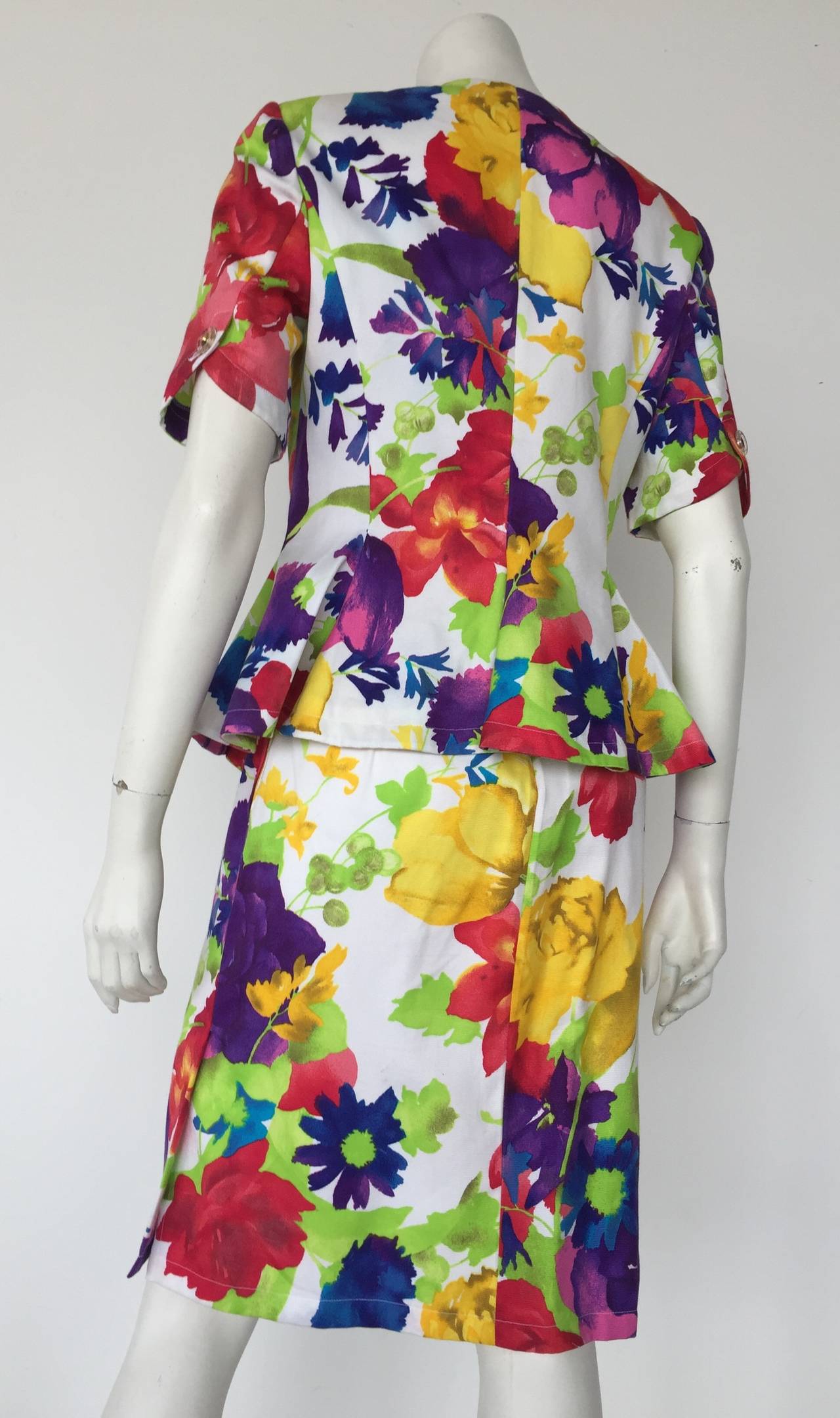 Women's Ungaro Floral Cotton Skirt Suit Size 8. For Sale