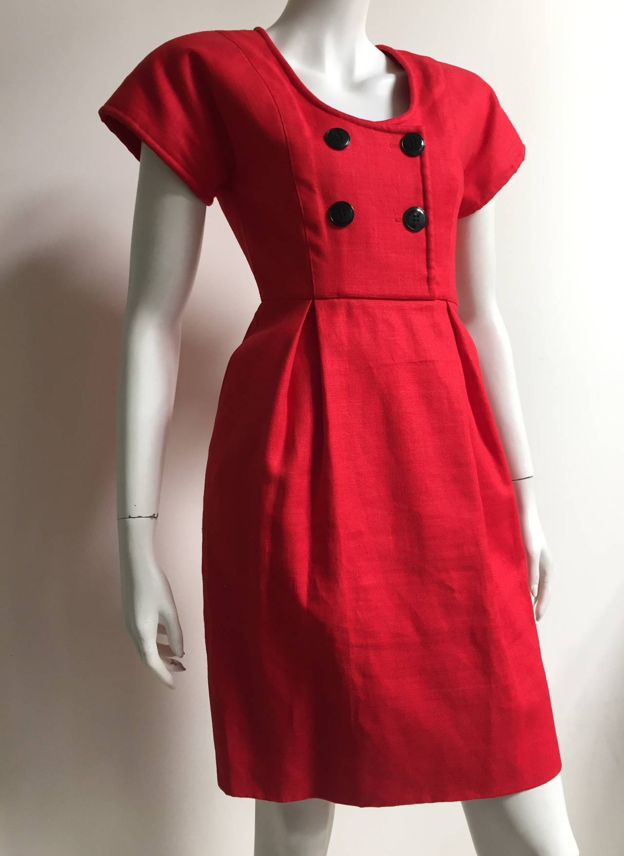 Geoffrey Beene 1970s Red Linen Dress With Pockets Size 4. In Excellent Condition For Sale In Atlanta, GA