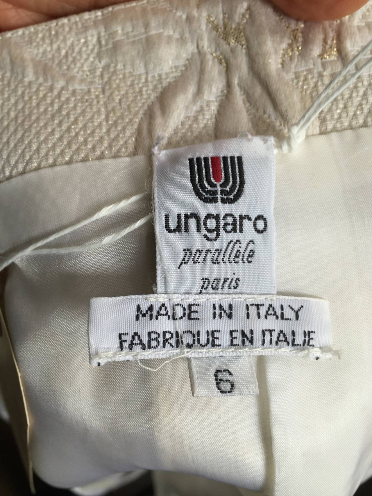 Ungaro White Skirt Suit Size 6. For Sale 5