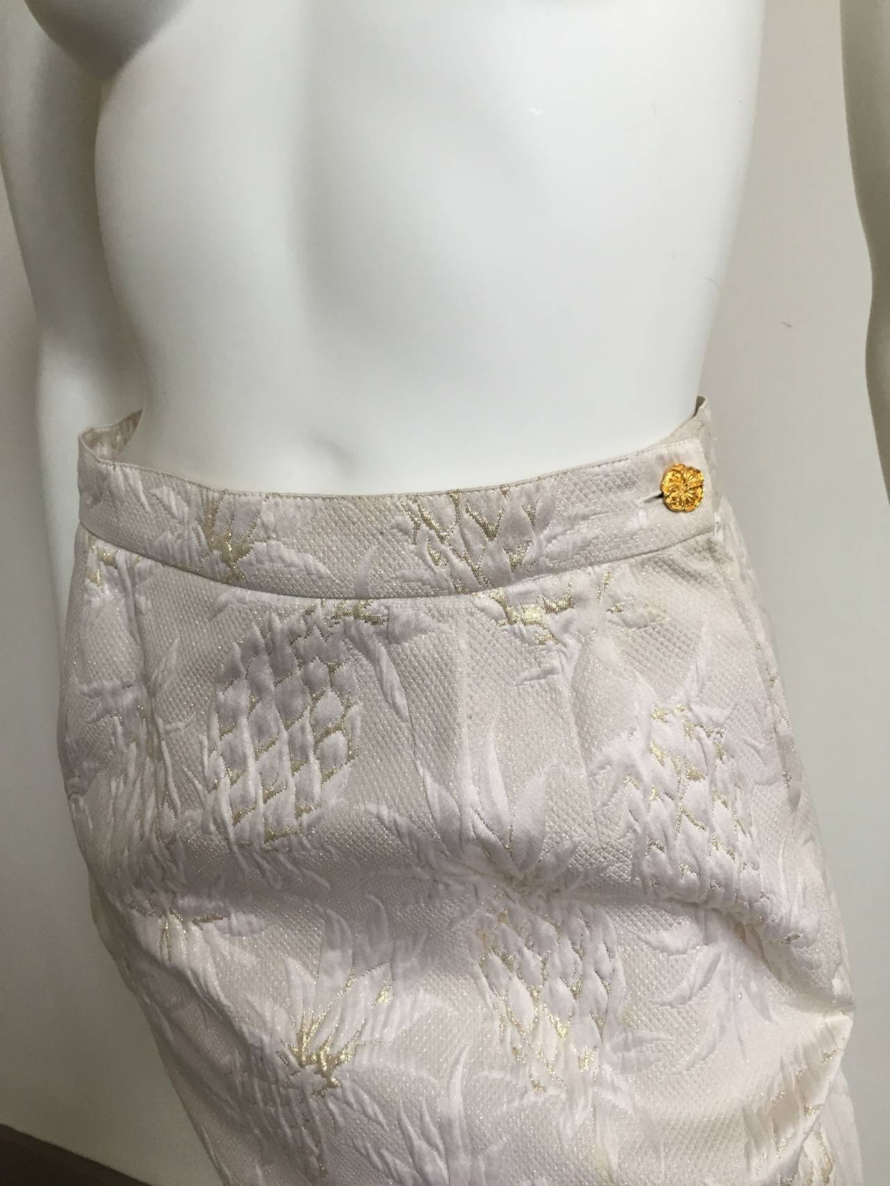 Ungaro White Skirt Suit Size 6. For Sale 1