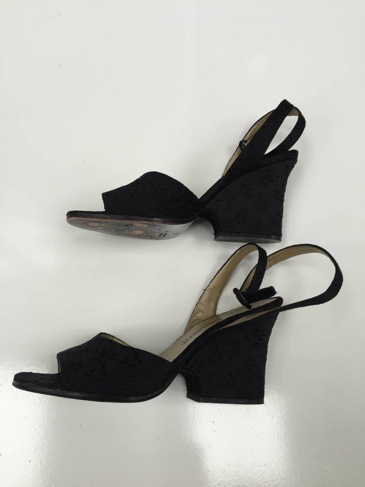 Yves Saint Laurent 1980s Black Ankle Strap Shoes Size 7.5 M. In Good Condition For Sale In Atlanta, GA