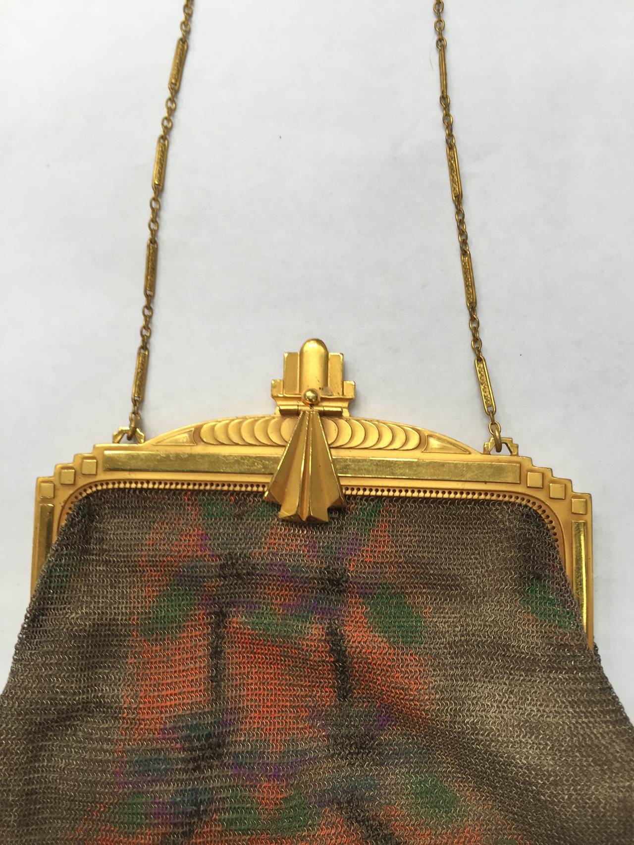 Whiting & Davis 1920s Paul Poiret Art Deco Flapper mesh purse. In Good Condition For Sale In Atlanta, GA