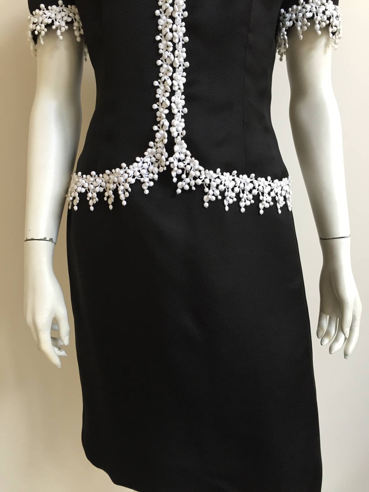Carolina Herrera 80s Black Silk Dress Size 8. In Good Condition In Atlanta, GA