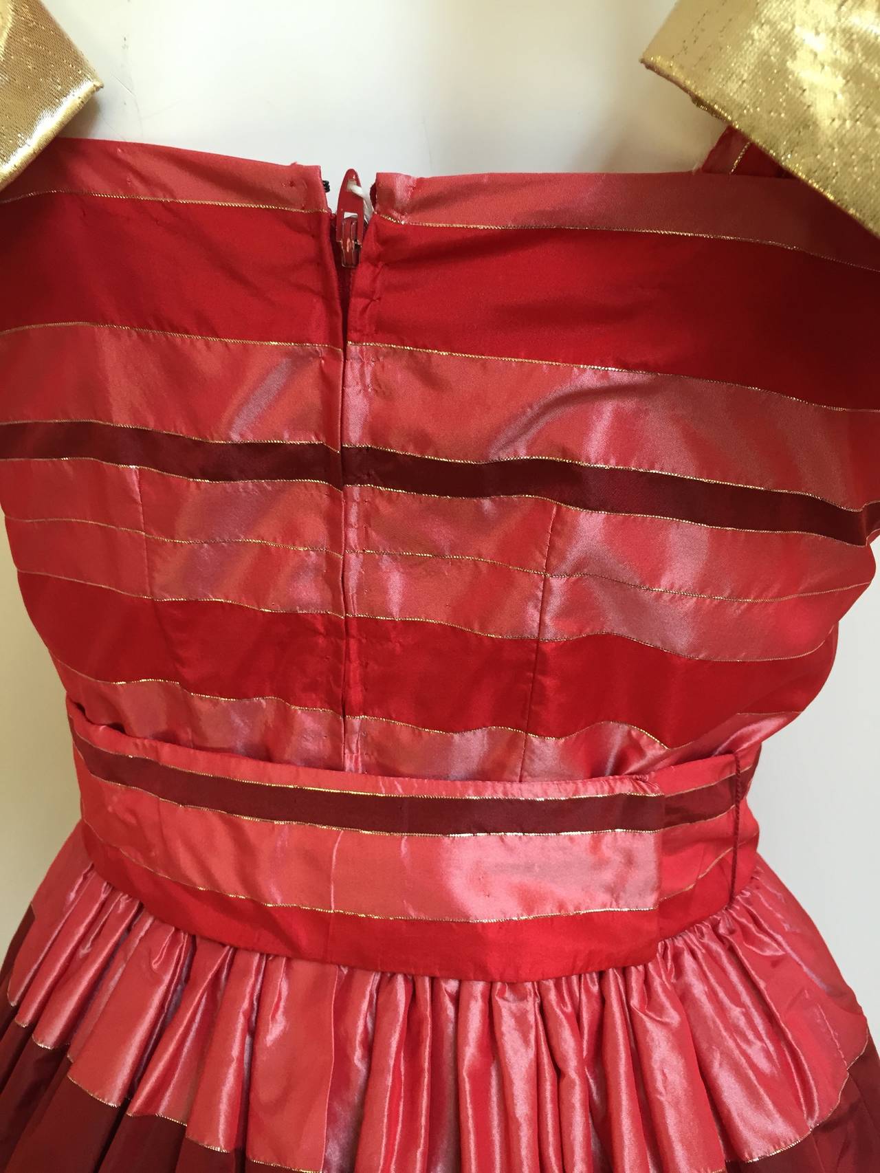 Richilene  1970s Silk Taffeta Gown Size 4. For Sale 2