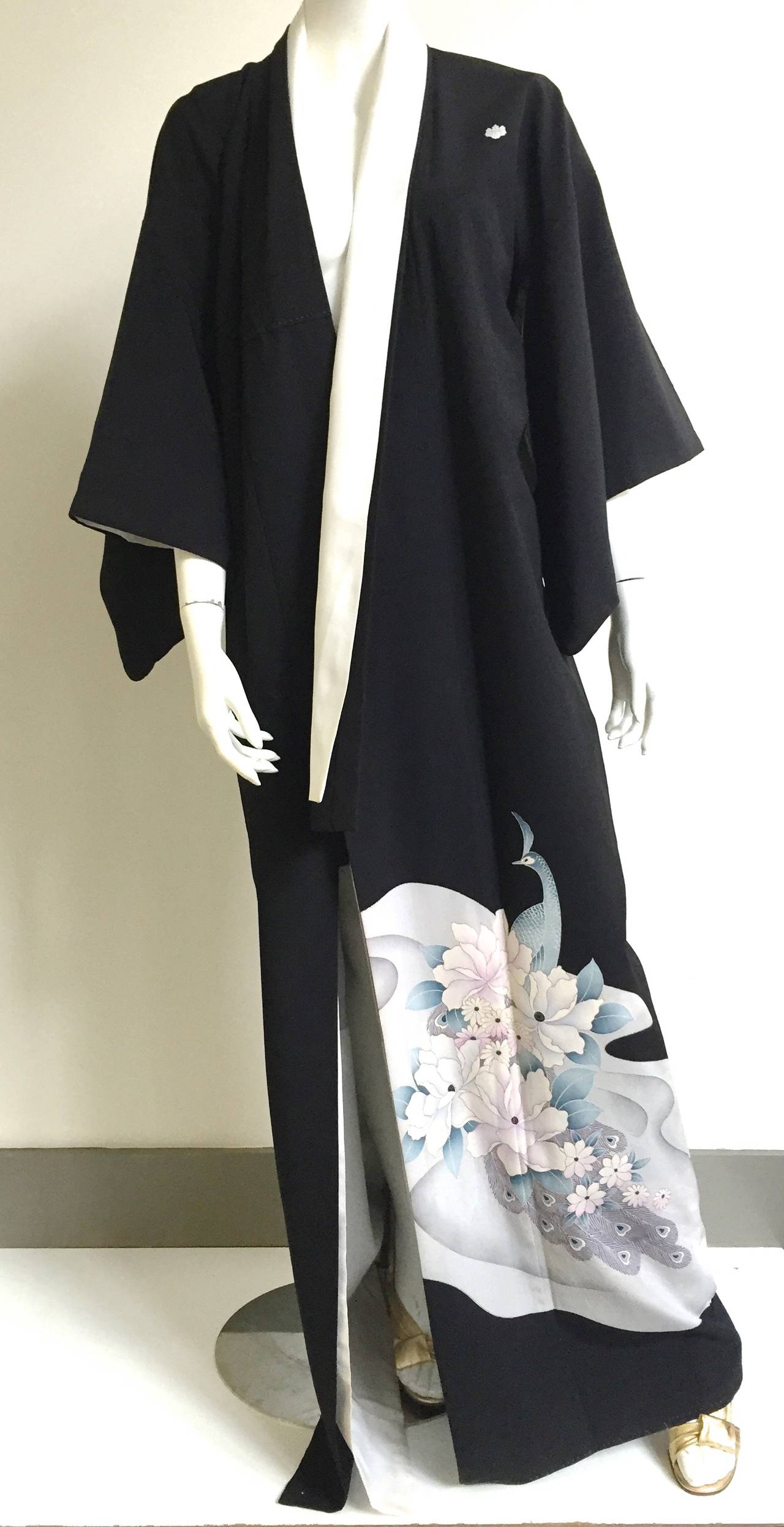 Silk Japanese kimono. 6