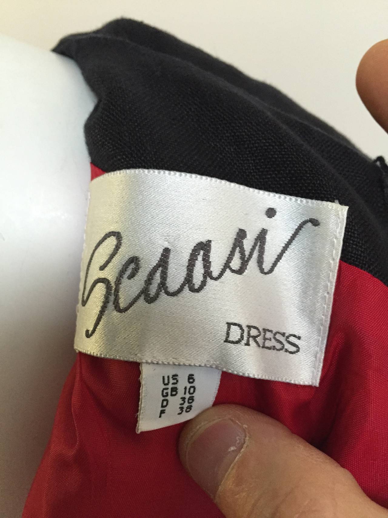 Scaasi Black and Red Linen Striped Sheath Dress, Size 6  For Sale 4