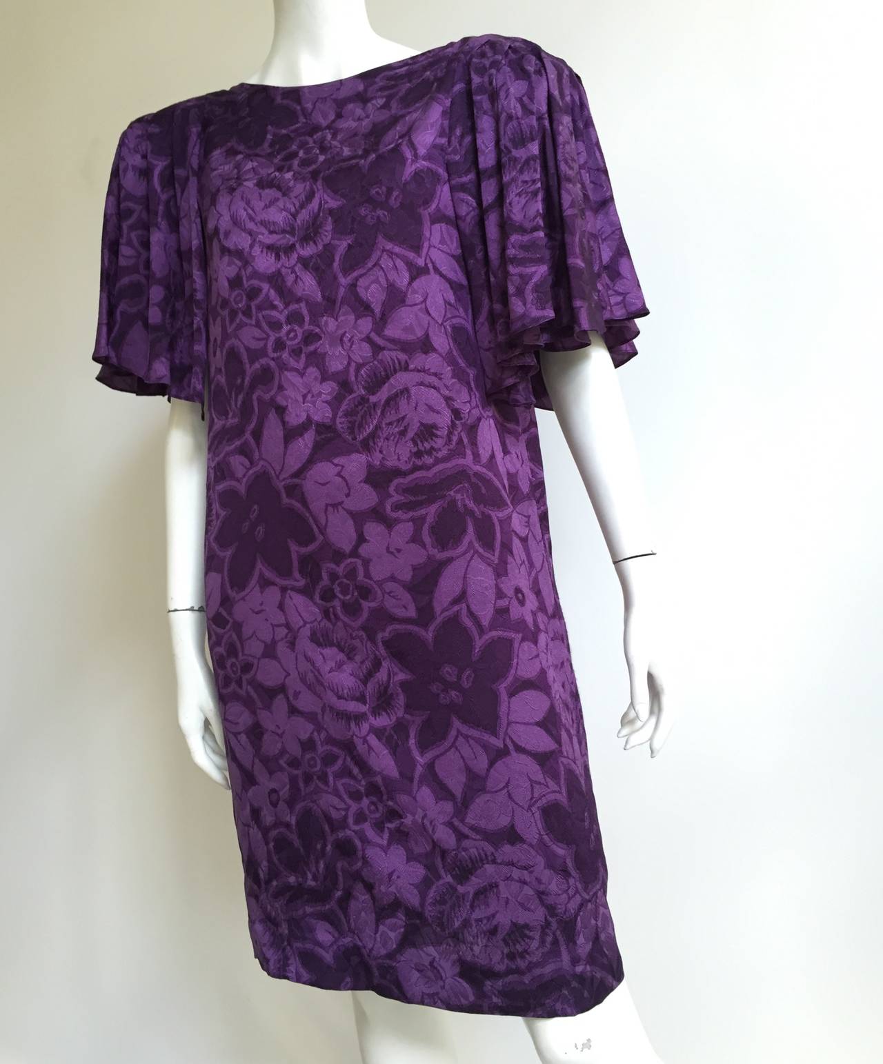 Purple Hanae Mori for Neiman Marcus 80s floral silk dress size 8. For Sale