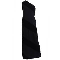 Carolyne Roehm Black Velvet Gown Size 8.