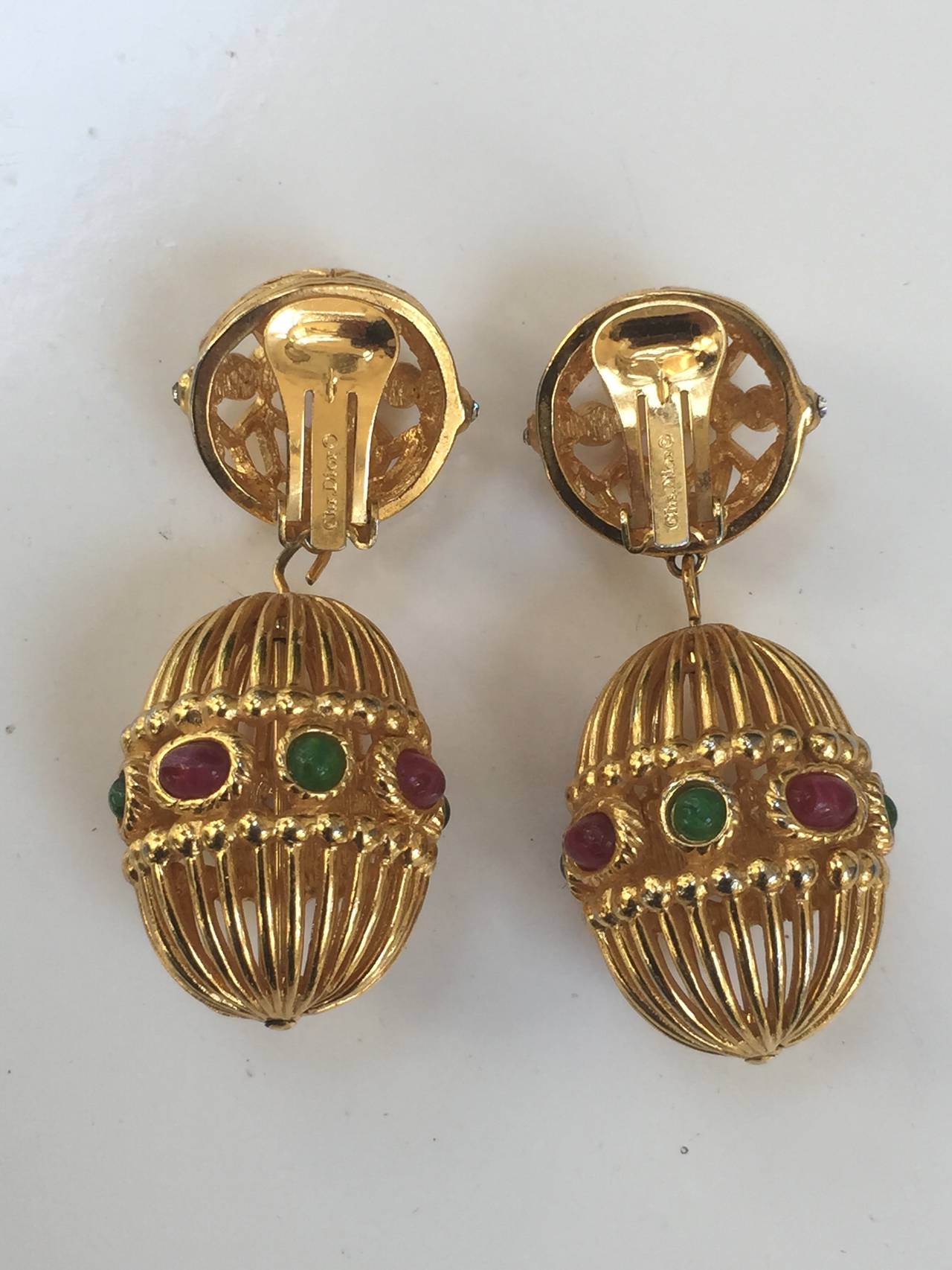 Dior 90s gold bird cage drop clip earrings. For Sale 2