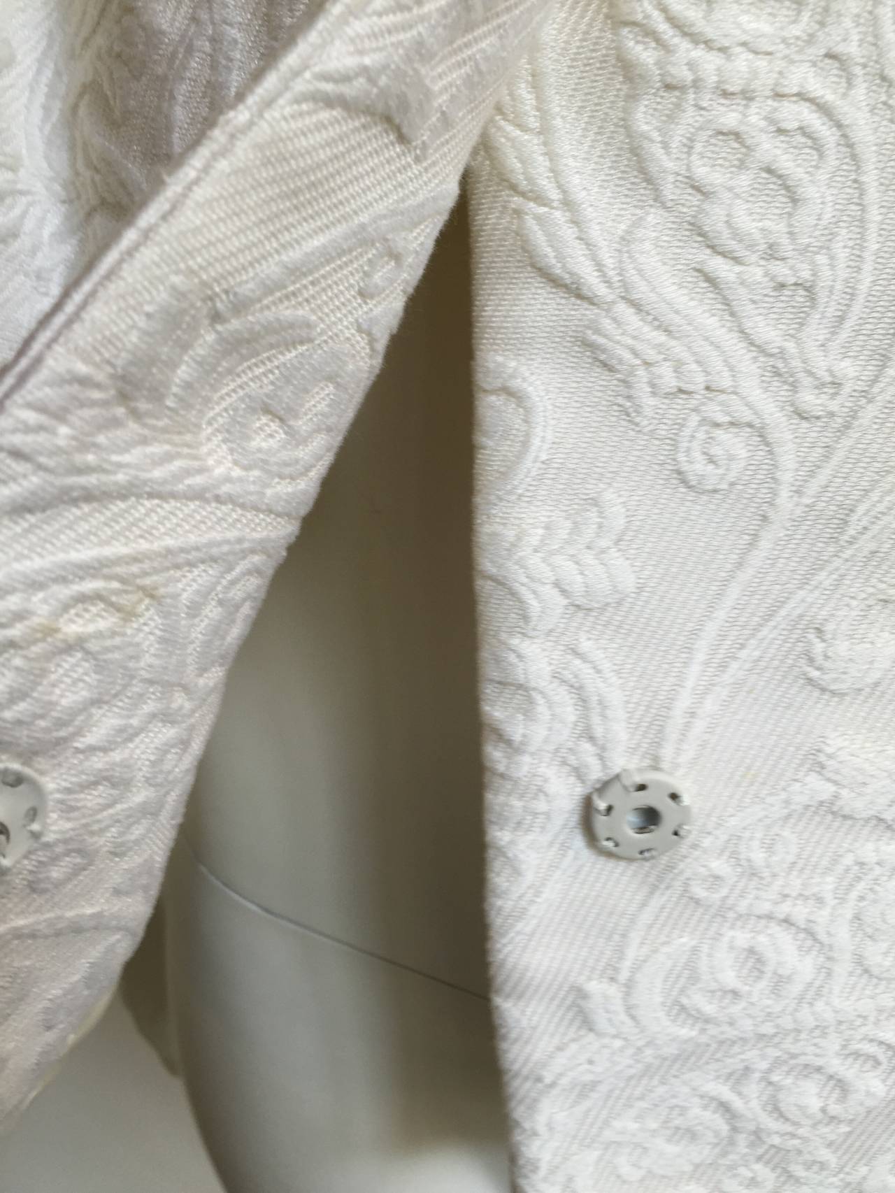 Giambattista Valli white beaded jacket size 10 / 44. For Sale 1