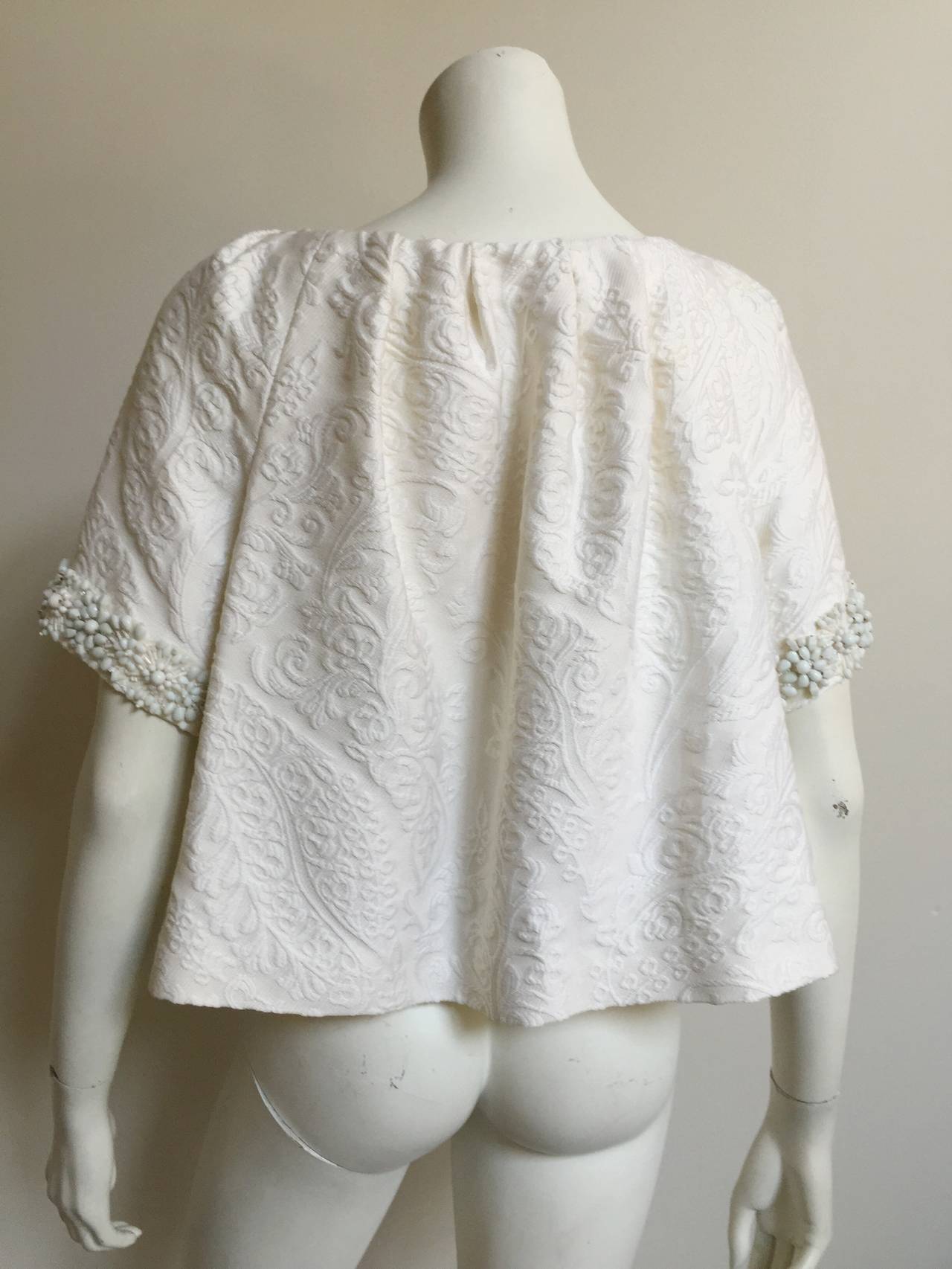 Giambattista Valli white beaded jacket size 10 / 44. For Sale 2