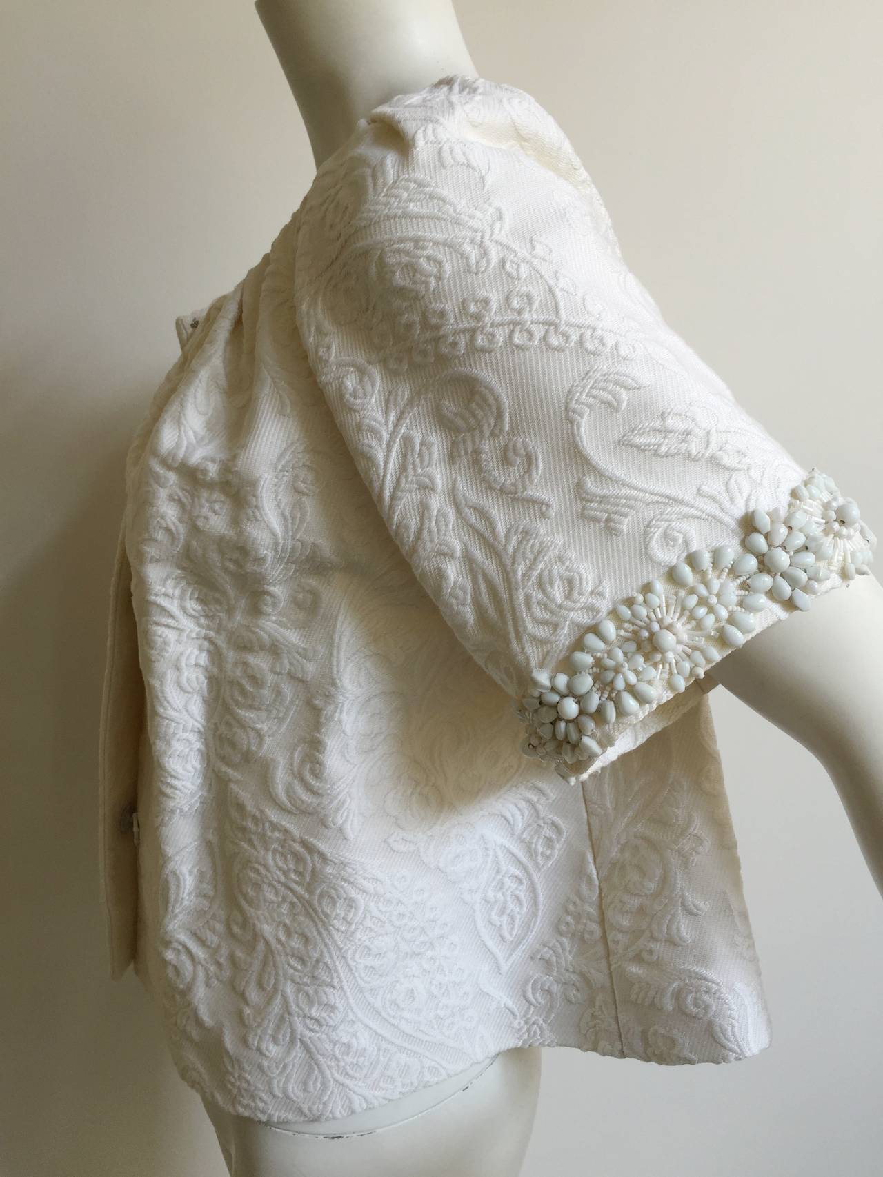 Giambattista Valli white beaded jacket size 10 / 44. For Sale 3