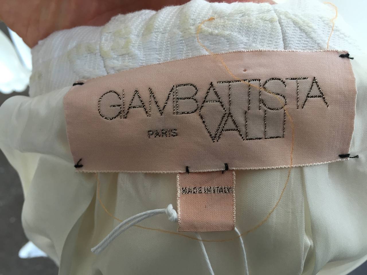Giambattista Valli white beaded jacket size 10 / 44. For Sale 5