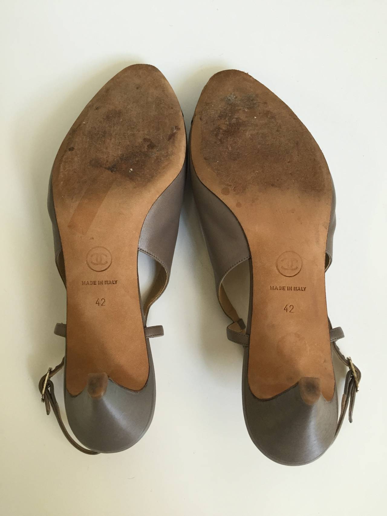 Chanel sling back low heel size 42. For Sale 3