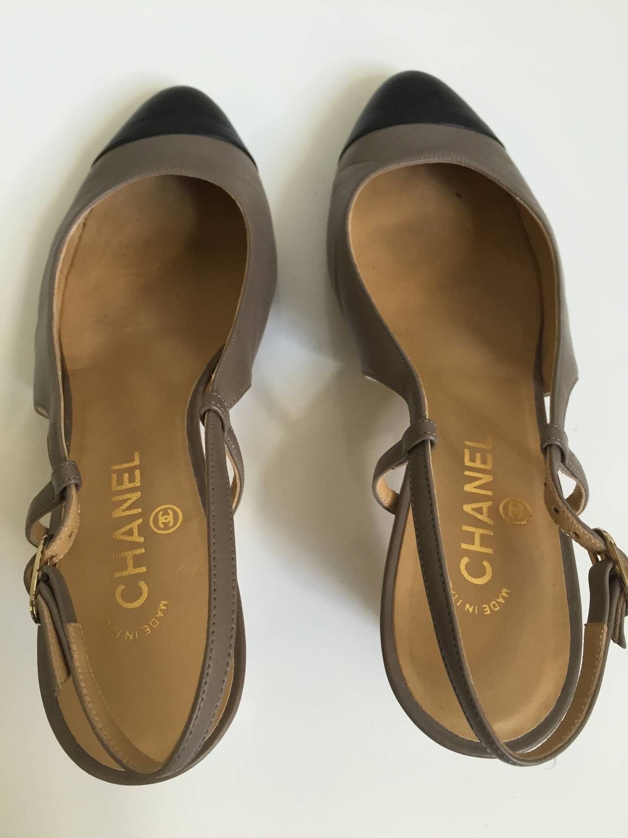Chanel sling back low heel size 42. For Sale 4
