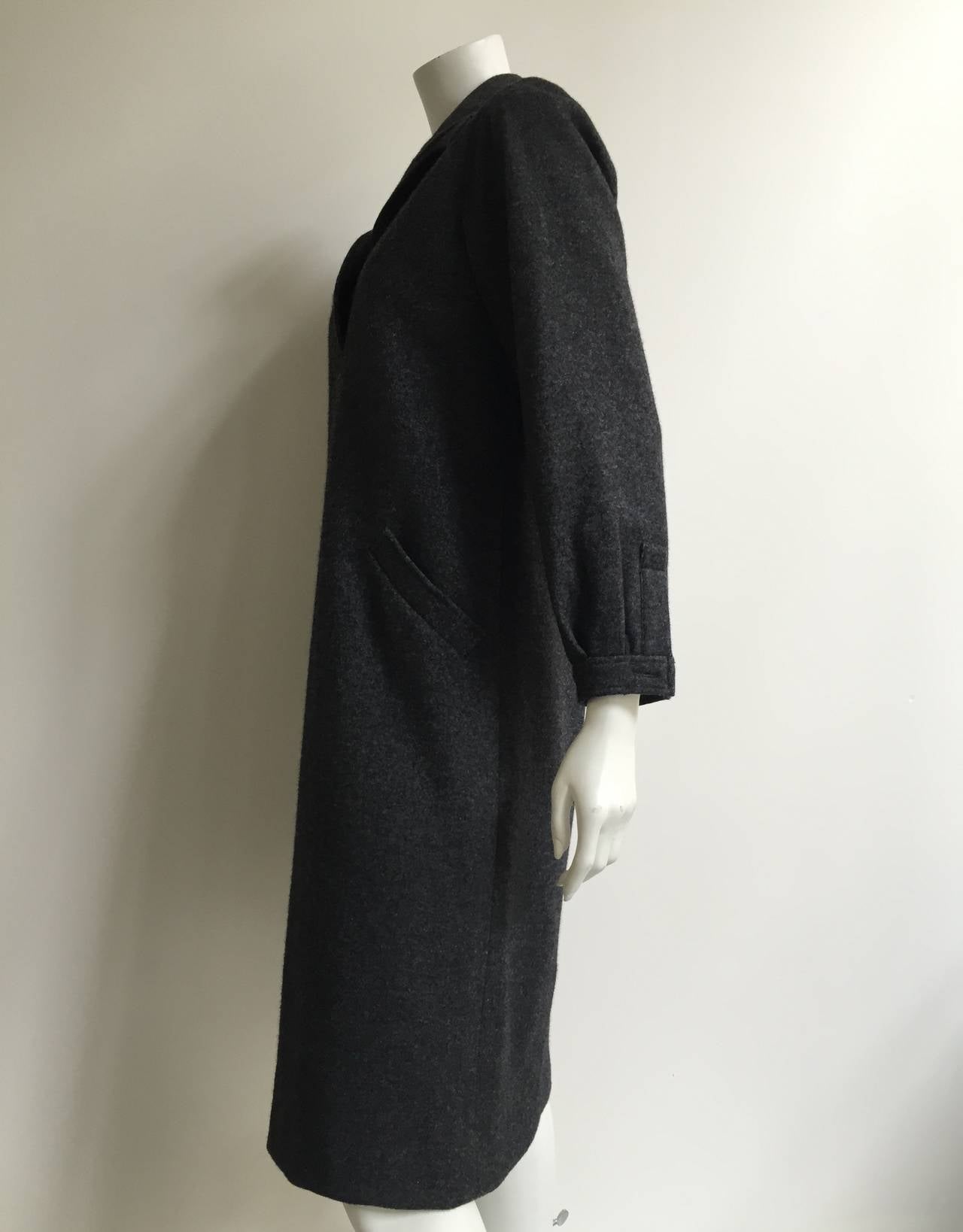 Halston 1970s Gray Wool Dress with Pockets size 6/8. For Sale 1