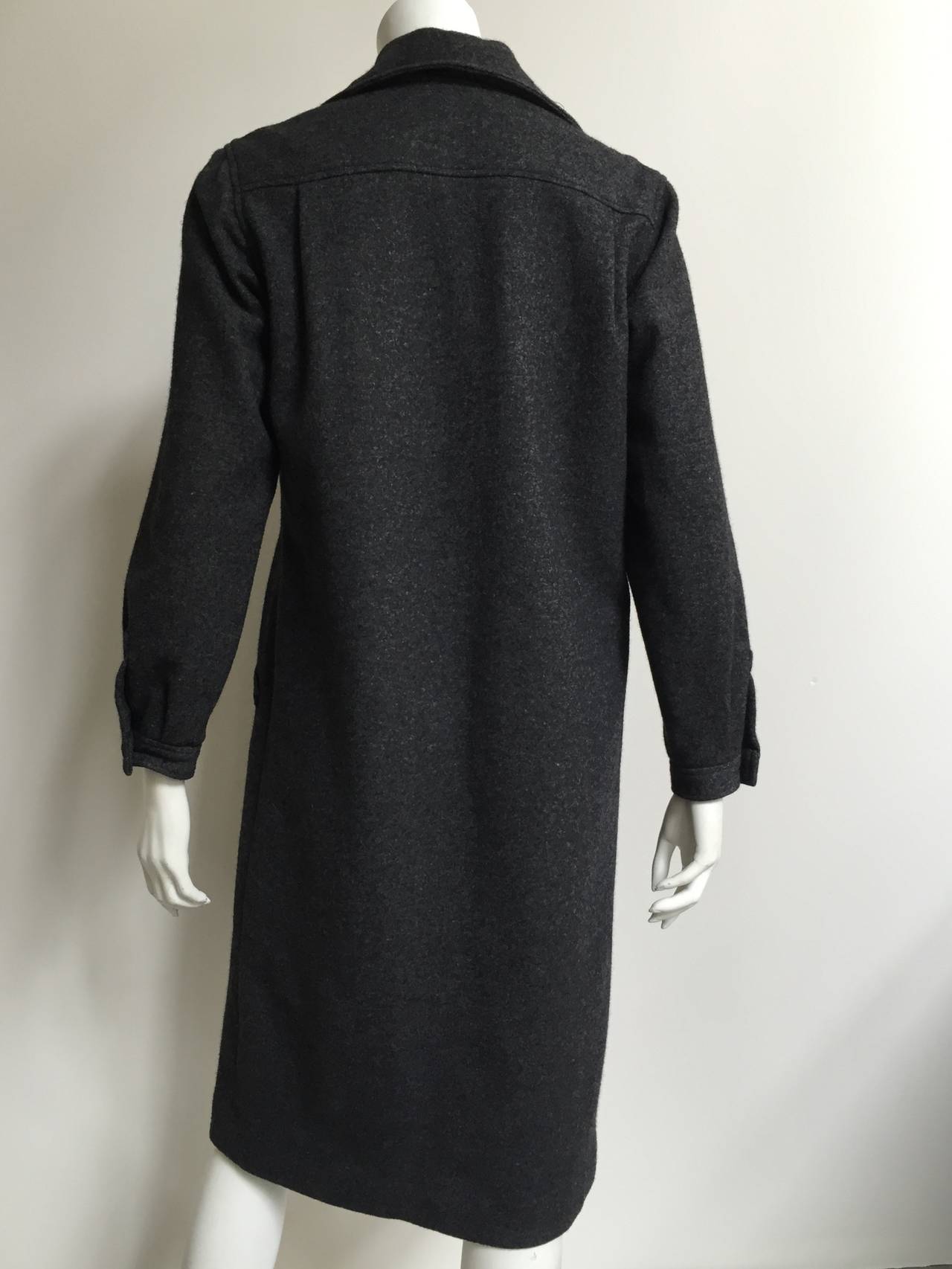 Halston 1970s Gray Wool Dress with Pockets size 6/8. For Sale 3