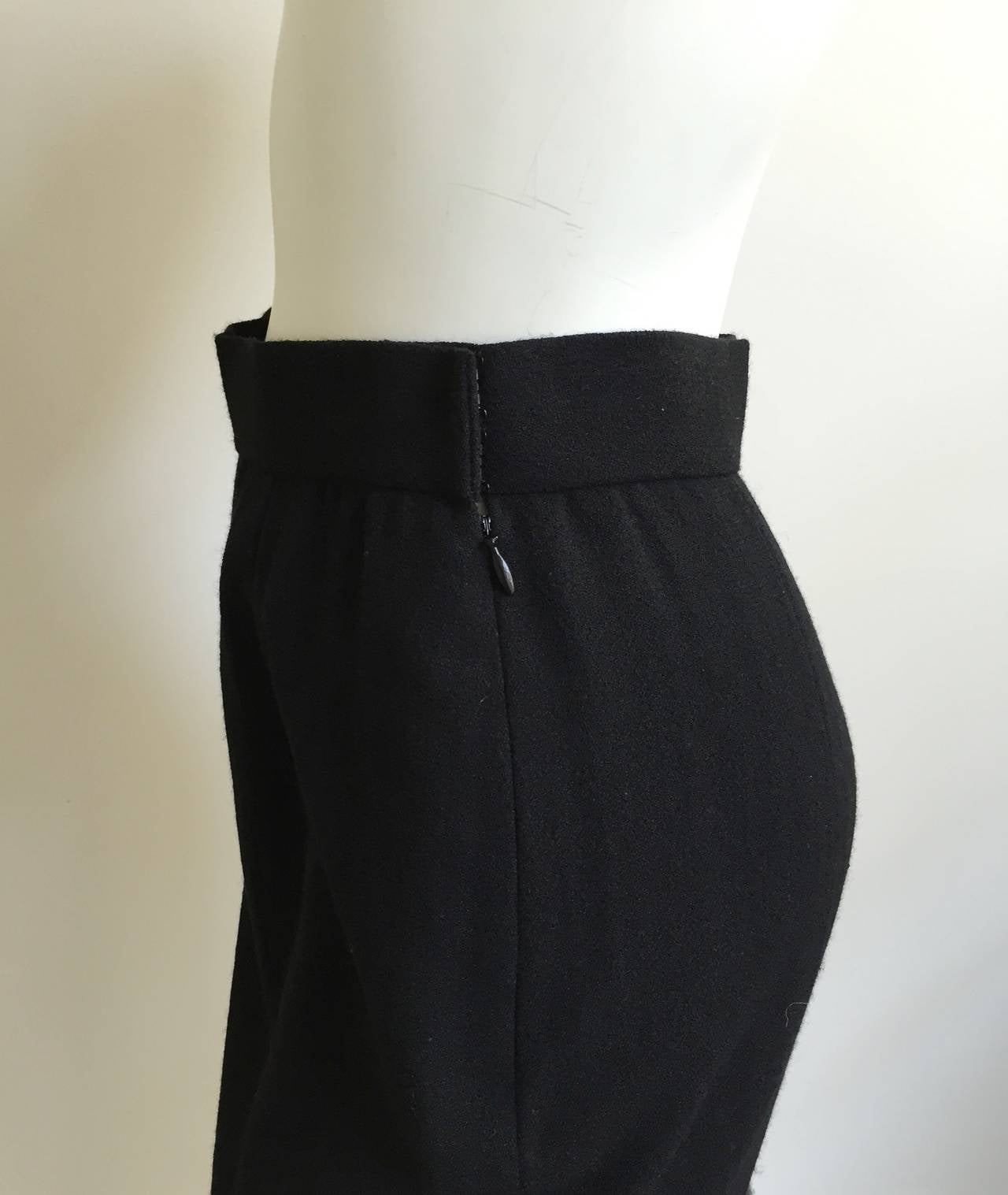 Women's Bill Blass Black Wool Long Skirt Size 4/6. For Sale
