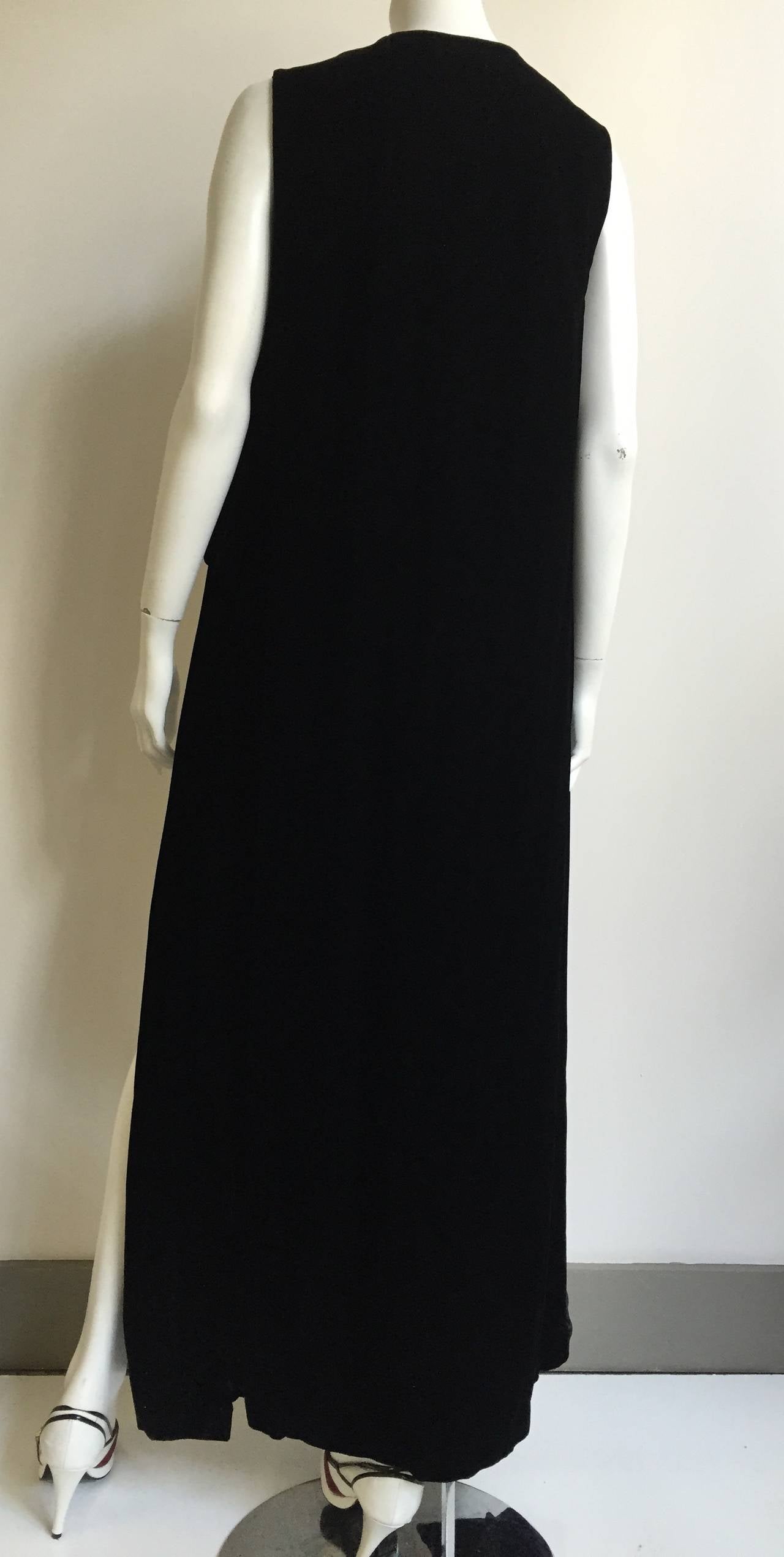 Lillie Rubin 80s black velvet long coat / dress size 6 / 8. For Sale 2