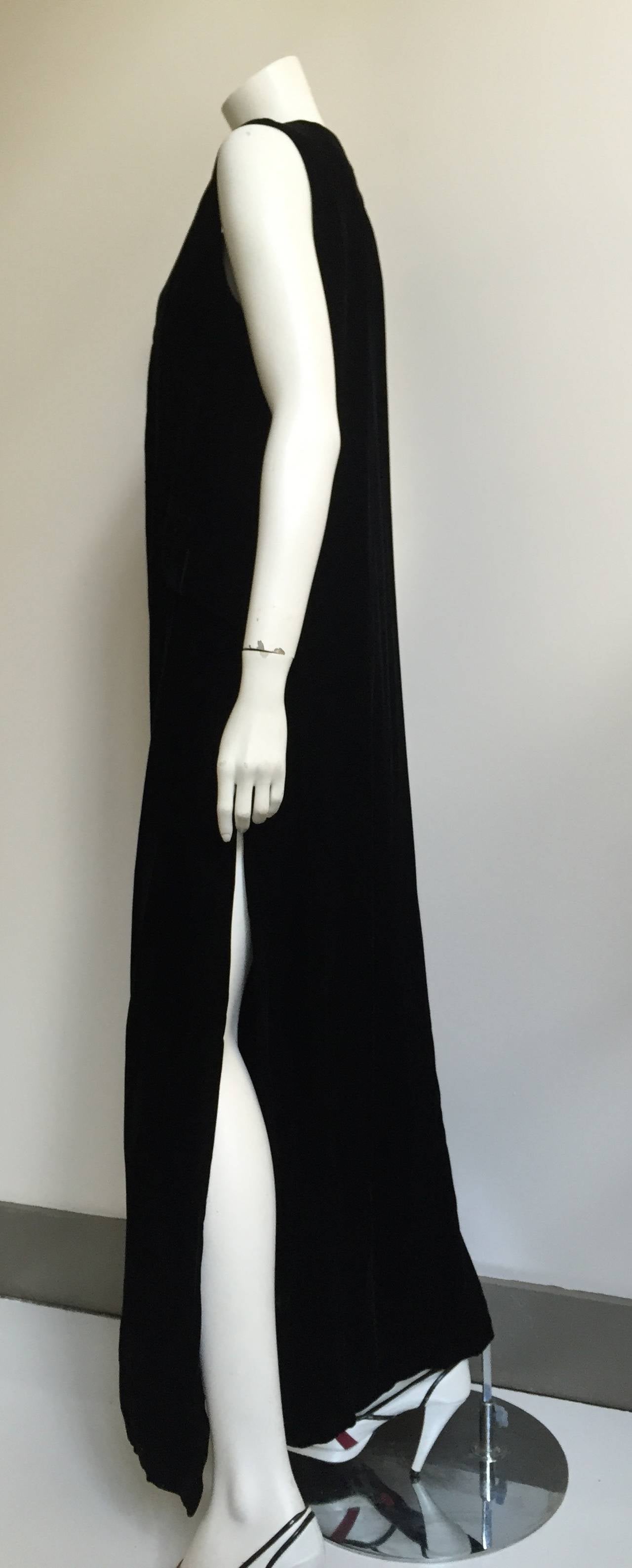 Lillie Rubin 80s black velvet long coat / dress size 6 / 8. For Sale 1
