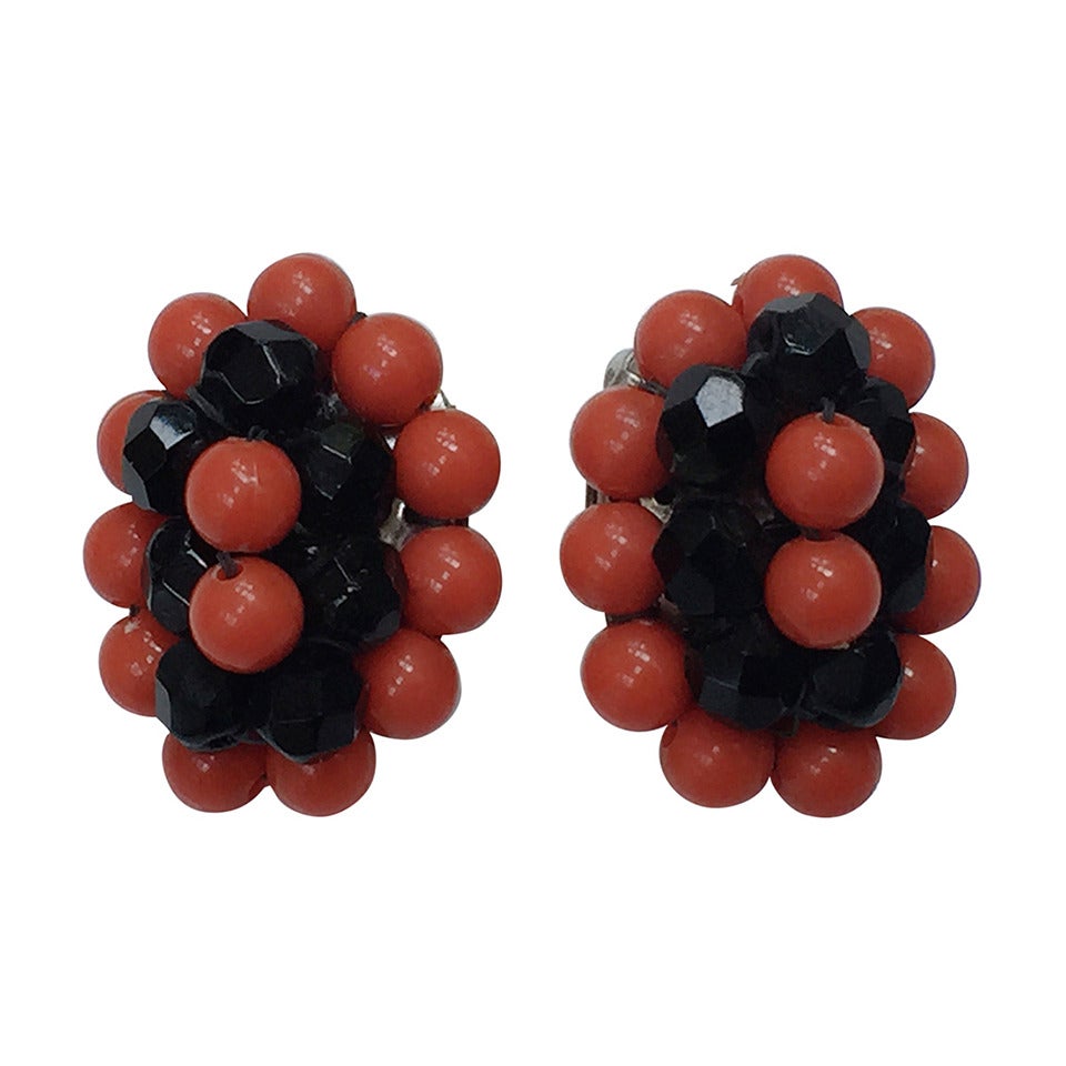 Elsa Schiaparelli 60s coral & black beads clip earrings. For Sale