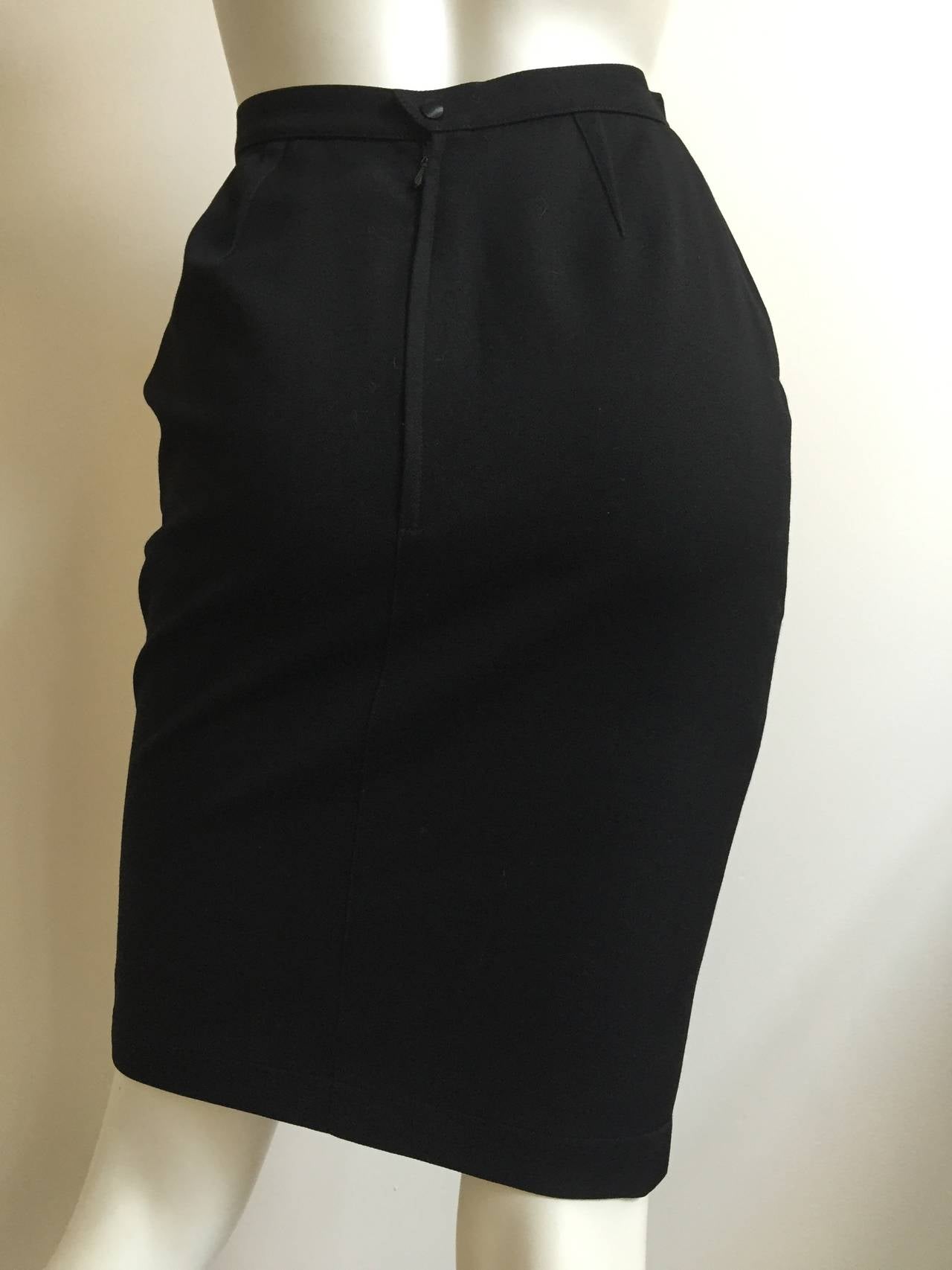 Thierry Mugler 80s flame cut out pencil skirt size 4. In Good Condition In Atlanta, GA