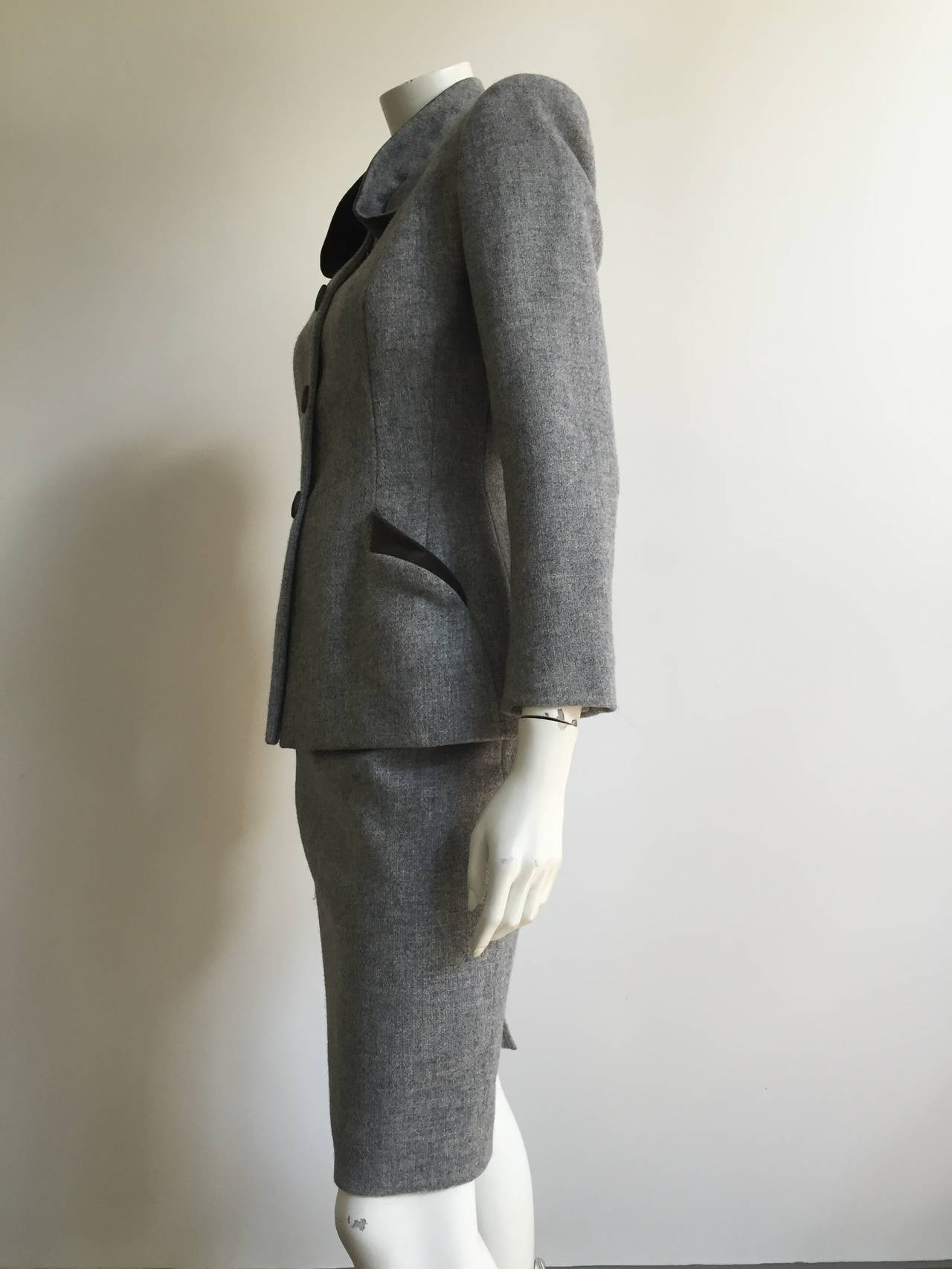 Emmanuelle Khanh Paris 1995 Wool & Velvet Skirt Suit Size 6. For Sale 1