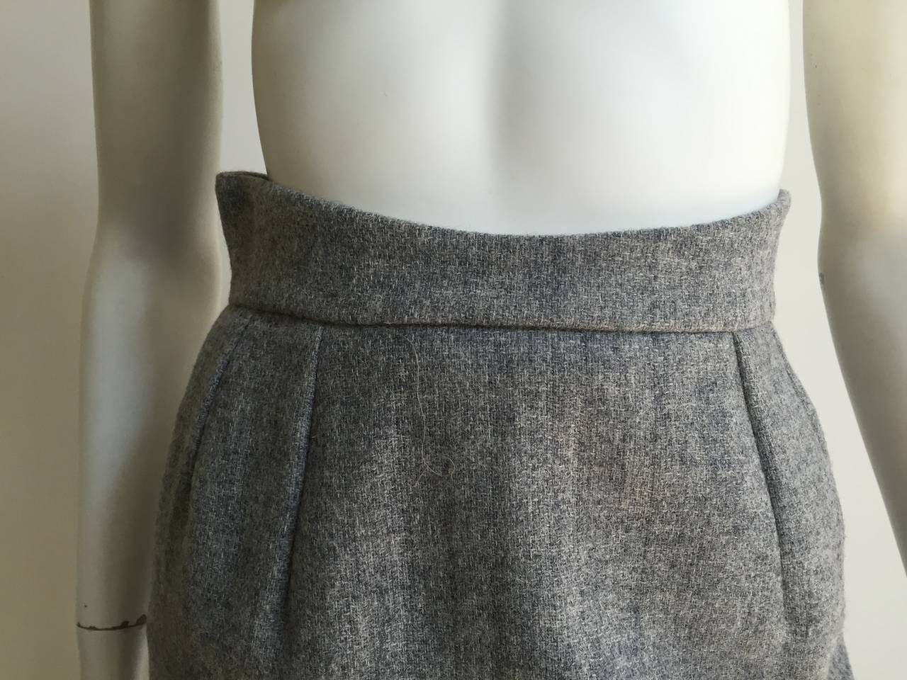 Emmanuelle Khanh Paris 1995 Wool & Velvet Skirt Suit Size 6. For Sale 4
