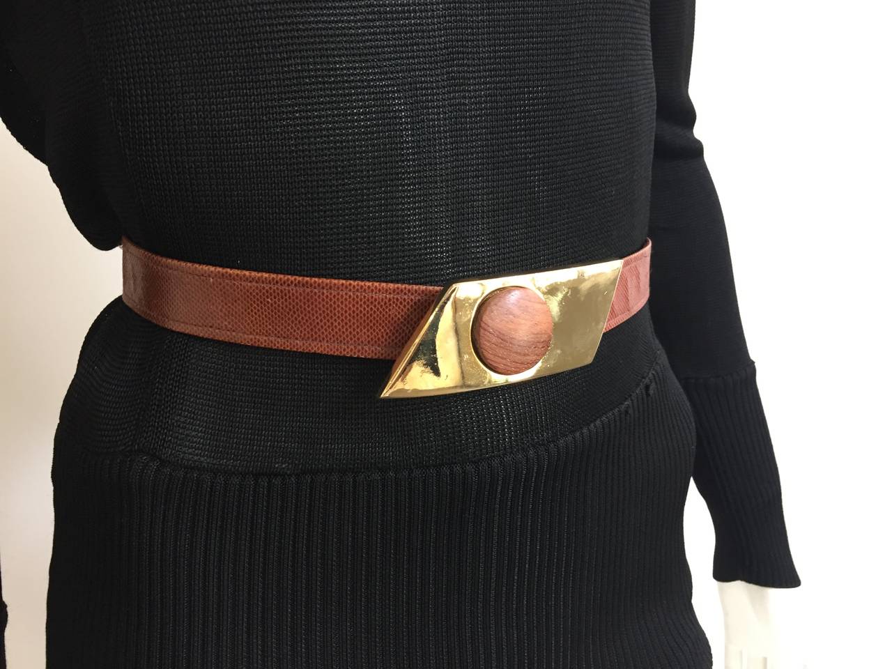 Alexis Kirk 1980s 'Wood Collection' abstract brass buckle with lizard skin belt strap. This Alexis Kirk 'Wood Collection' design belt was given to my client from Ed Riley who worked for Alexis Kirk. Ed Riley left Alexis Kirk and went to work for