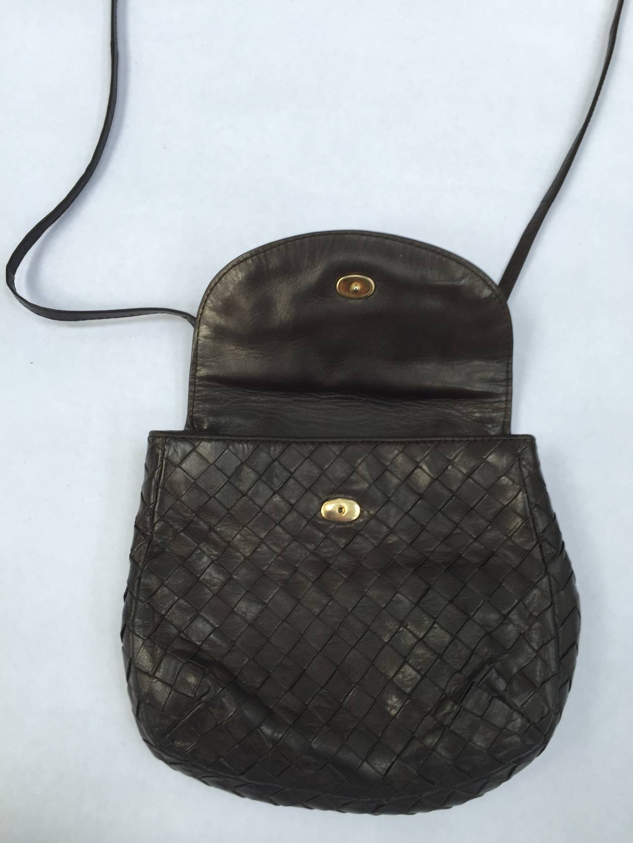 Bottega Veneta 80s brown woven leather shoulder handbag. 1