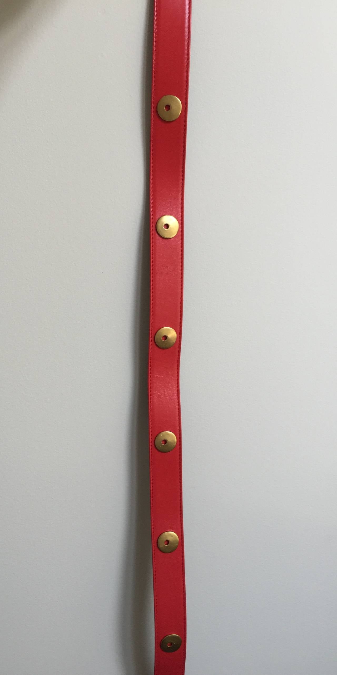 Escada 80s red leather abstract belt buckle. For Sale 2