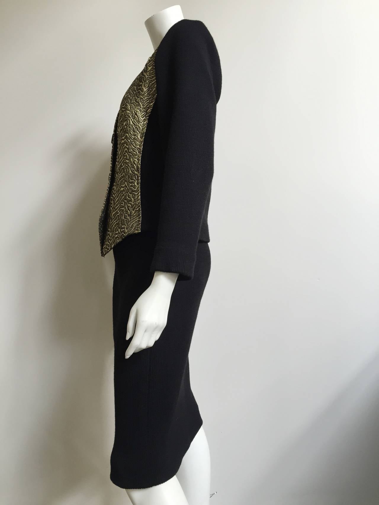 Saint Laurent Rive Gauche Gold Jacquard Knit Suit Size 6 / 8. In Excellent Condition For Sale In Atlanta, GA