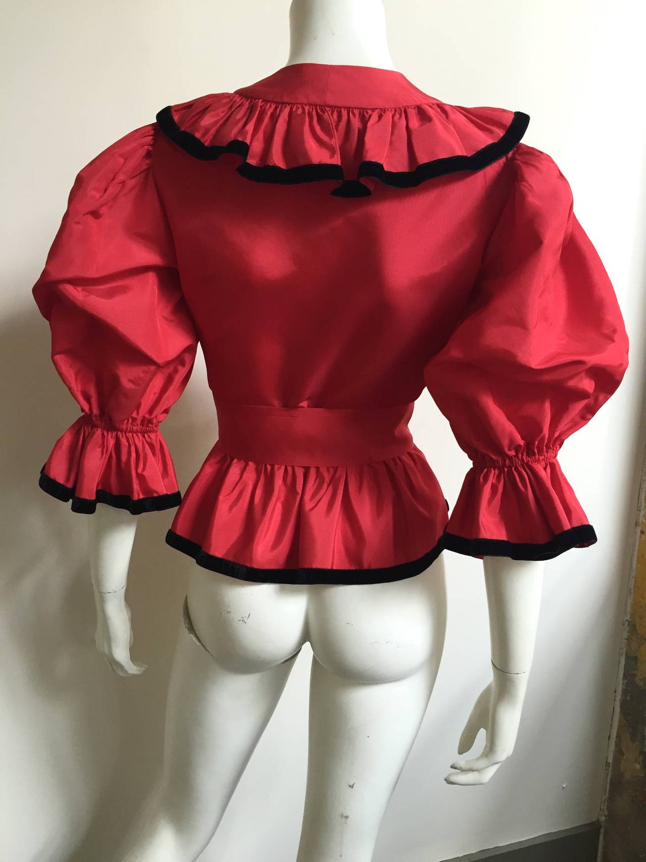 Albert Capraro Red Silk Taffeta and Velvet Trim Blouse Size 4  In Good Condition For Sale In Atlanta, GA