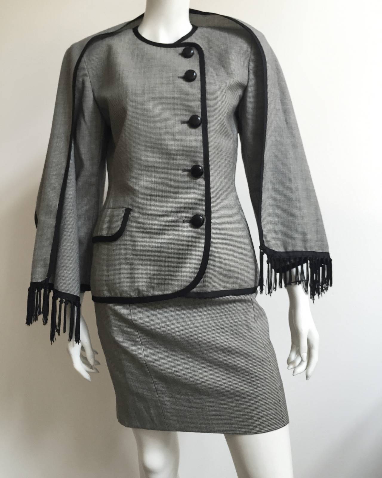 Christian Dior 1980s Houndstooth Skirt Suit with Scarf Size 4. For Sale 1