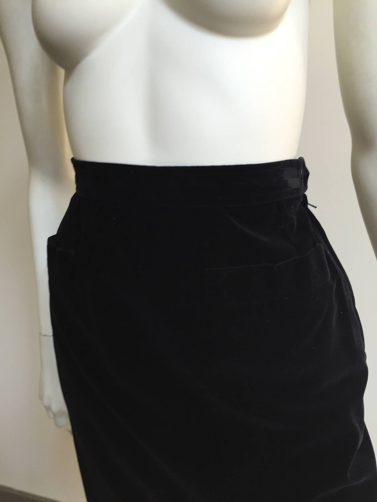 Saint Laurent Rive Gauche 1980s Black Velvet skirt Size 6. In Good Condition For Sale In Atlanta, GA