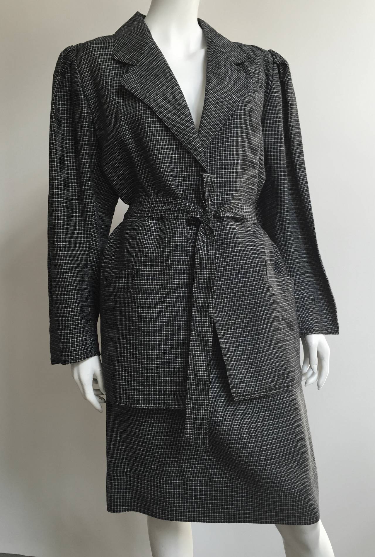 Ungaro Linen Skirt Suit with Pockets and Belt Size 6  For Sale 5