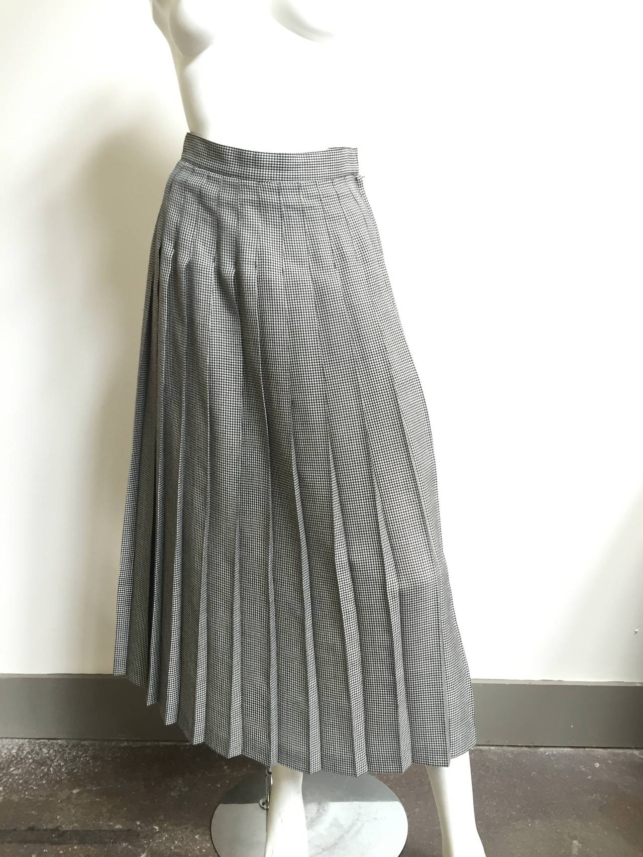 Women's Dior 1980s Wool Long Houndstooth Pleated Skirt Size 4.