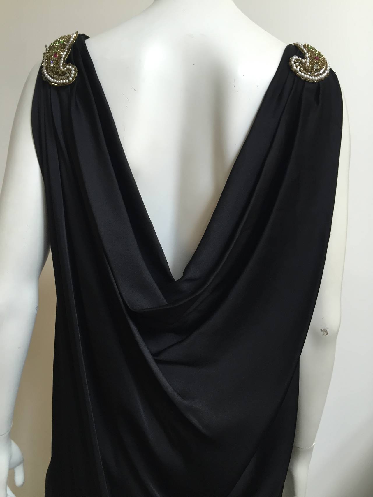 Oscar de la Renta Black Gown Size 8. For Sale 2