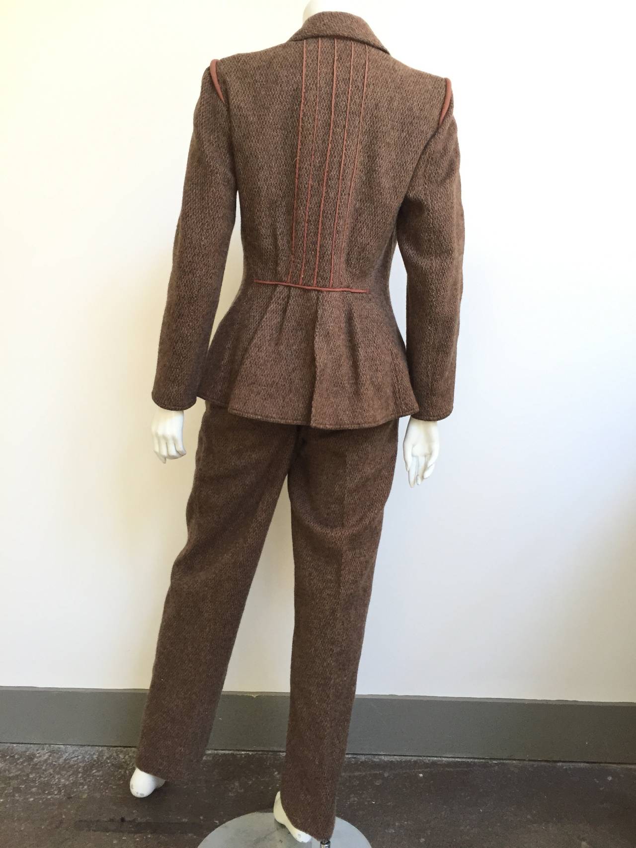 Fendi by Karl Lagerfeld 80s Suit Size 6. In Excellent Condition For Sale In Atlanta, GA