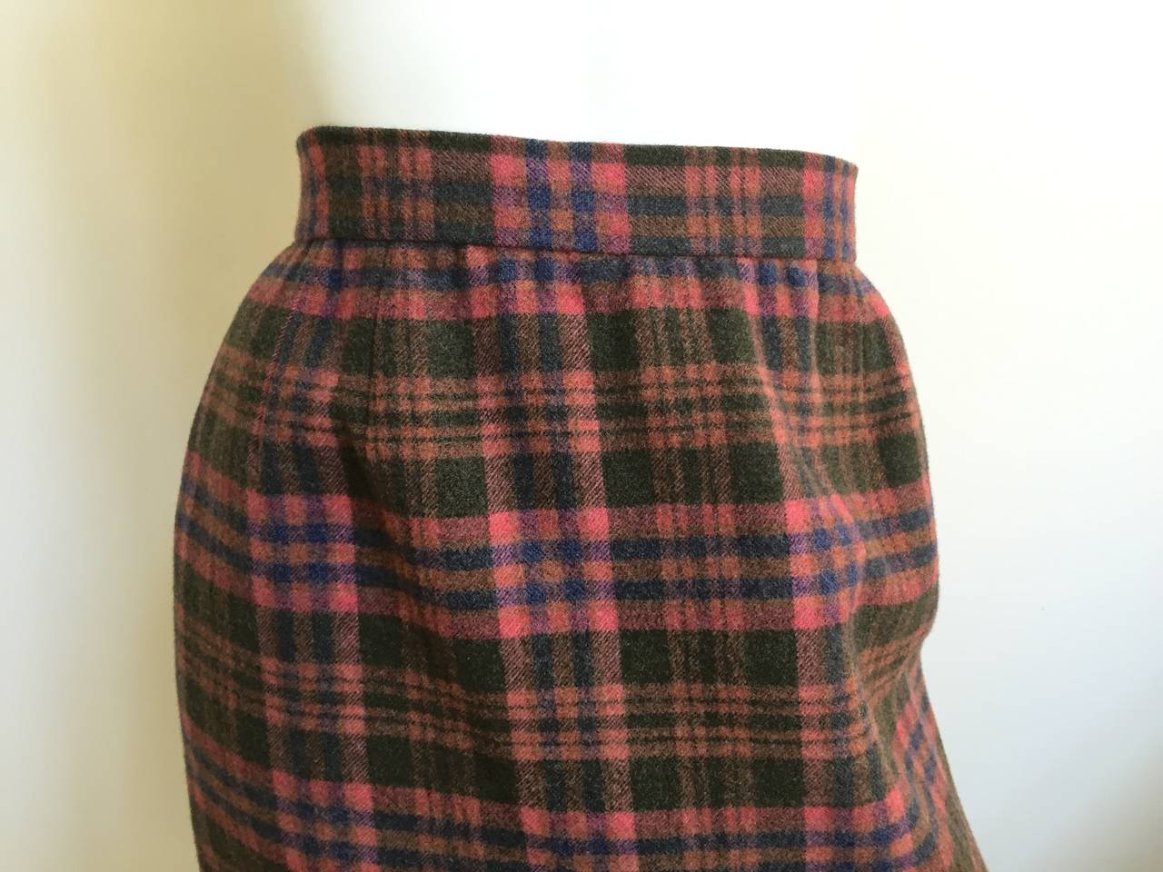 Brown Bill Blass 1980s Plaid Wool Skirt Size 12. For Sale